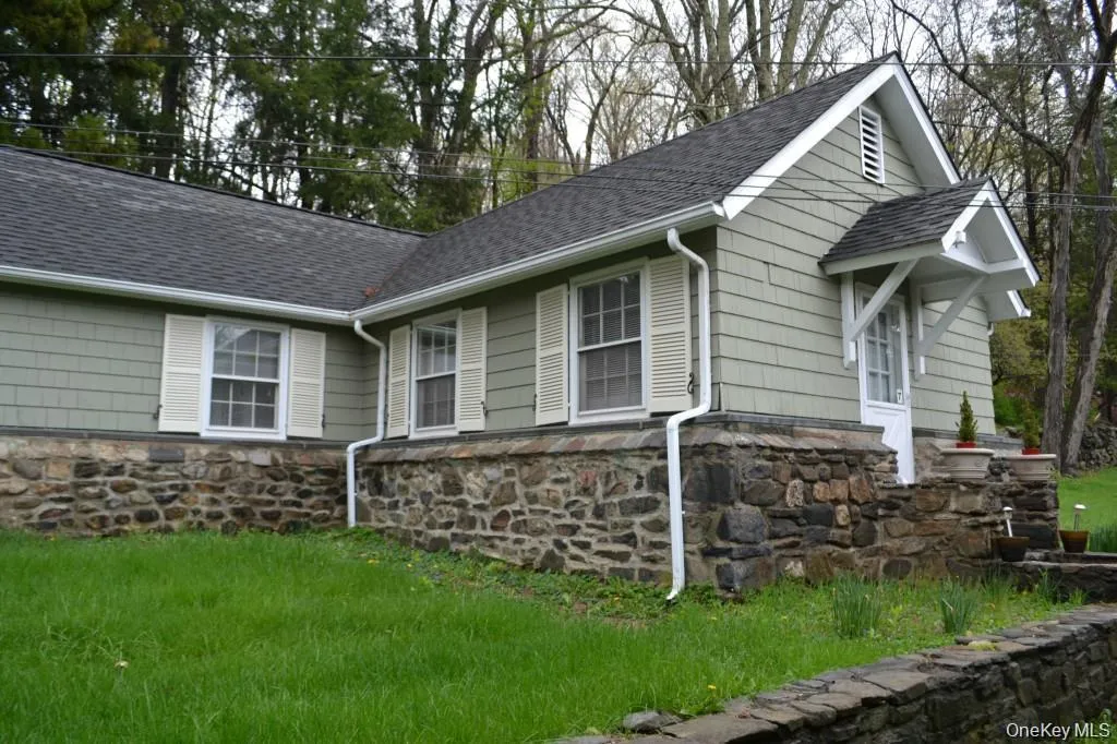 205 Waccabuc Road, Lewisboro, NY, 2 Bedrooms Bedrooms, 4 Rooms Rooms,1 BathroomBathrooms,Residential Lease,For Rent,Waccabuc,0,1009195 205 Waccabuc Road, Lewisboro, NY, 2 Bedrooms Bedrooms, 4 Rooms Rooms,1 BathroomBathrooms,Residential Lease,For Rent,Waccabuc,0,1009195
