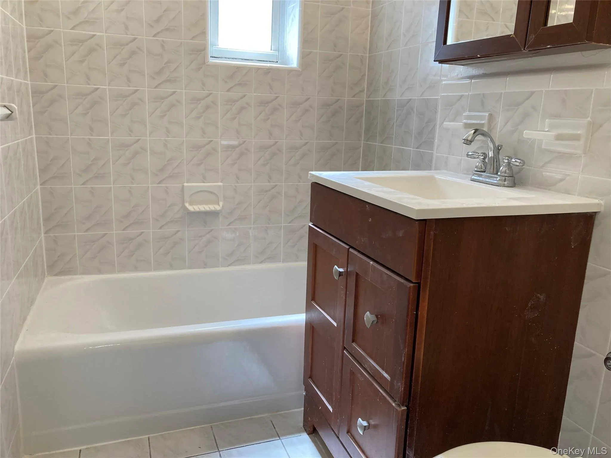 50 Middle Neck Road, North Hempstead, NY, 1 Bedroom Bedrooms, 3 Rooms Rooms,1 BathroomBathrooms,Residential Lease,For Rent,Middle Neck,0,1009197 50 Middle Neck Road, North Hempstead, NY, 1 Bedroom Bedrooms, 3 Rooms Rooms,1 BathroomBathrooms,Residential Lease,For Rent,Middle Neck,0,1009197