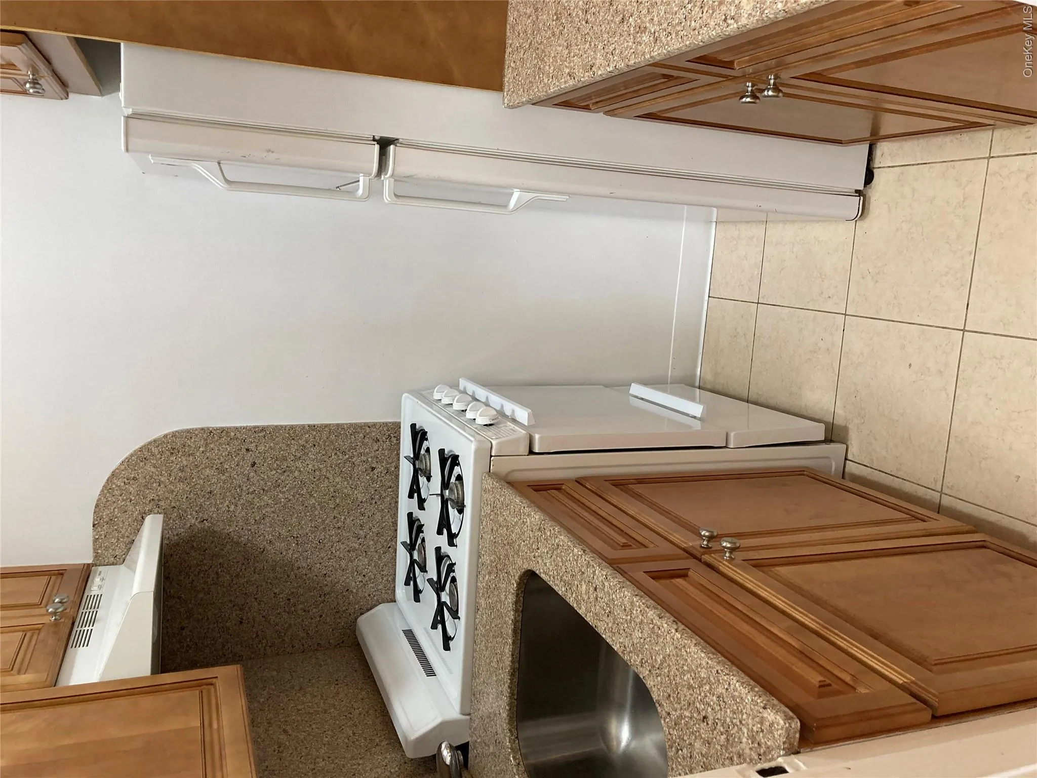 50 Middle Neck Road, North Hempstead, NY, 1 Bedroom Bedrooms, 3 Rooms Rooms,1 BathroomBathrooms,Residential Lease,For Rent,Middle Neck,0,1009197 50 Middle Neck Road, North Hempstead, NY, 1 Bedroom Bedrooms, 3 Rooms Rooms,1 BathroomBathrooms,Residential Lease,For Rent,Middle Neck,0,1009197