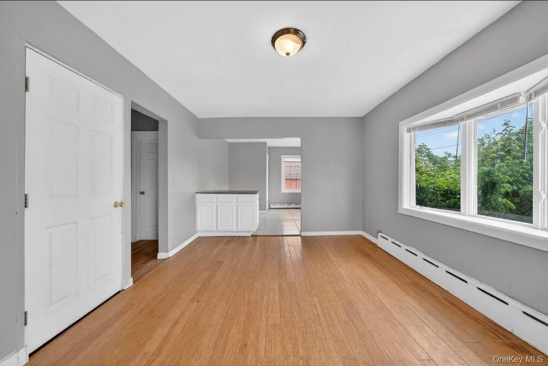 86 Remsen Avenue, Hempstead, NY, 3 Bedrooms Bedrooms, 8 Rooms Rooms,2 BathroomsBathrooms,Residential,For Rent,Remsen,0,1009210 86 Remsen Avenue, Hempstead, NY, 3 Bedrooms Bedrooms, 8 Rooms Rooms,2 BathroomsBathrooms,Residential,For Rent,Remsen,0,1009210