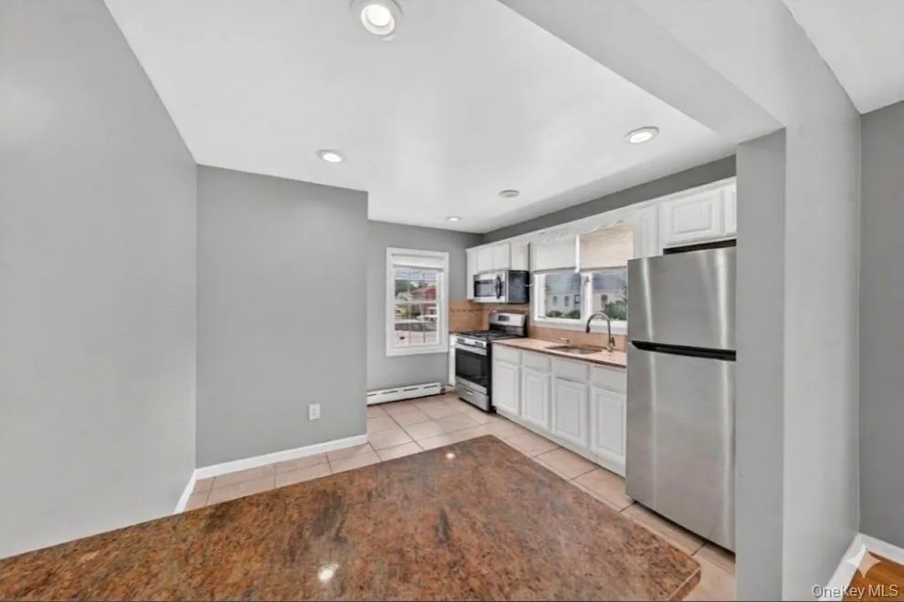 86 Remsen Avenue, Hempstead, NY, 3 Bedrooms Bedrooms, 8 Rooms Rooms,2 BathroomsBathrooms,Residential,For Rent,Remsen,0,1009210 86 Remsen Avenue, Hempstead, NY, 3 Bedrooms Bedrooms, 8 Rooms Rooms,2 BathroomsBathrooms,Residential,For Rent,Remsen,0,1009210