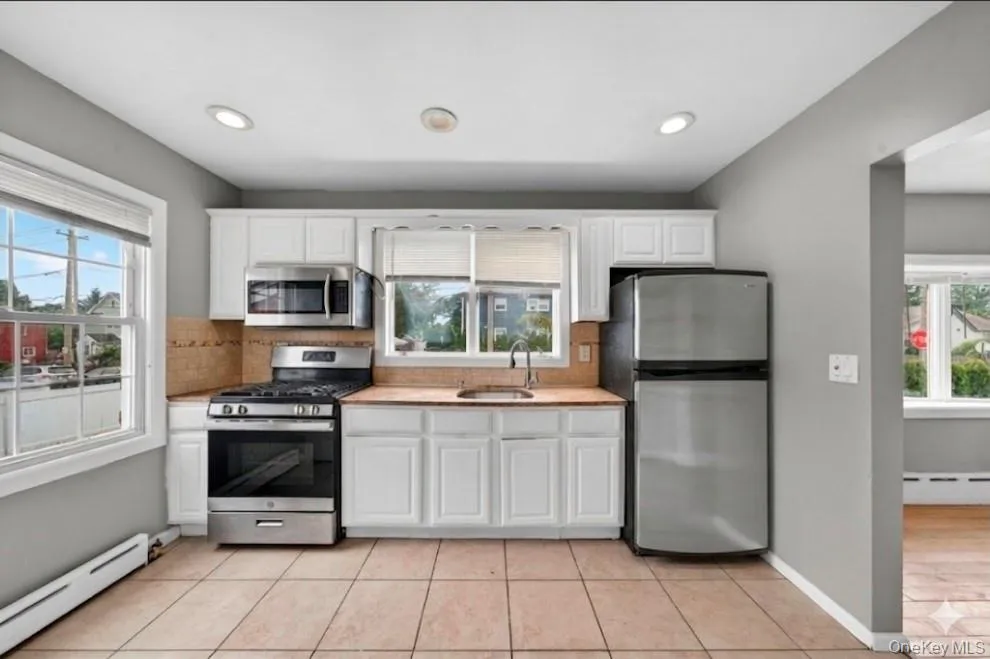 86 Remsen Avenue, Hempstead, NY, 3 Bedrooms Bedrooms, 8 Rooms Rooms,2 BathroomsBathrooms,Residential,For Rent,Remsen,0,1009210 86 Remsen Avenue, Hempstead, NY, 3 Bedrooms Bedrooms, 8 Rooms Rooms,2 BathroomsBathrooms,Residential,For Rent,Remsen,0,1009210