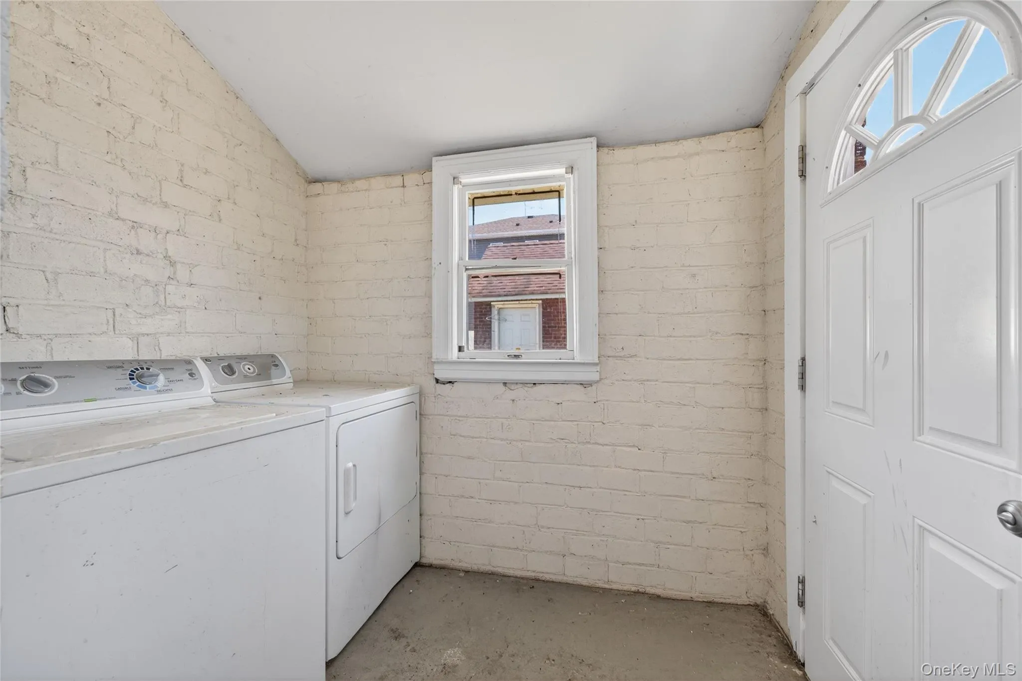 86 Remsen Avenue, Hempstead, NY, 3 Bedrooms Bedrooms, 8 Rooms Rooms,2 BathroomsBathrooms,Residential,For Rent,Remsen,0,1009210 86 Remsen Avenue, Hempstead, NY, 3 Bedrooms Bedrooms, 8 Rooms Rooms,2 BathroomsBathrooms,Residential,For Rent,Remsen,0,1009210