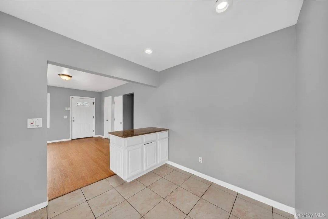 86 Remsen Avenue, Hempstead, NY, 3 Bedrooms Bedrooms, 8 Rooms Rooms,2 BathroomsBathrooms,Residential,For Rent,Remsen,0,1009210 86 Remsen Avenue, Hempstead, NY, 3 Bedrooms Bedrooms, 8 Rooms Rooms,2 BathroomsBathrooms,Residential,For Rent,Remsen,0,1009210