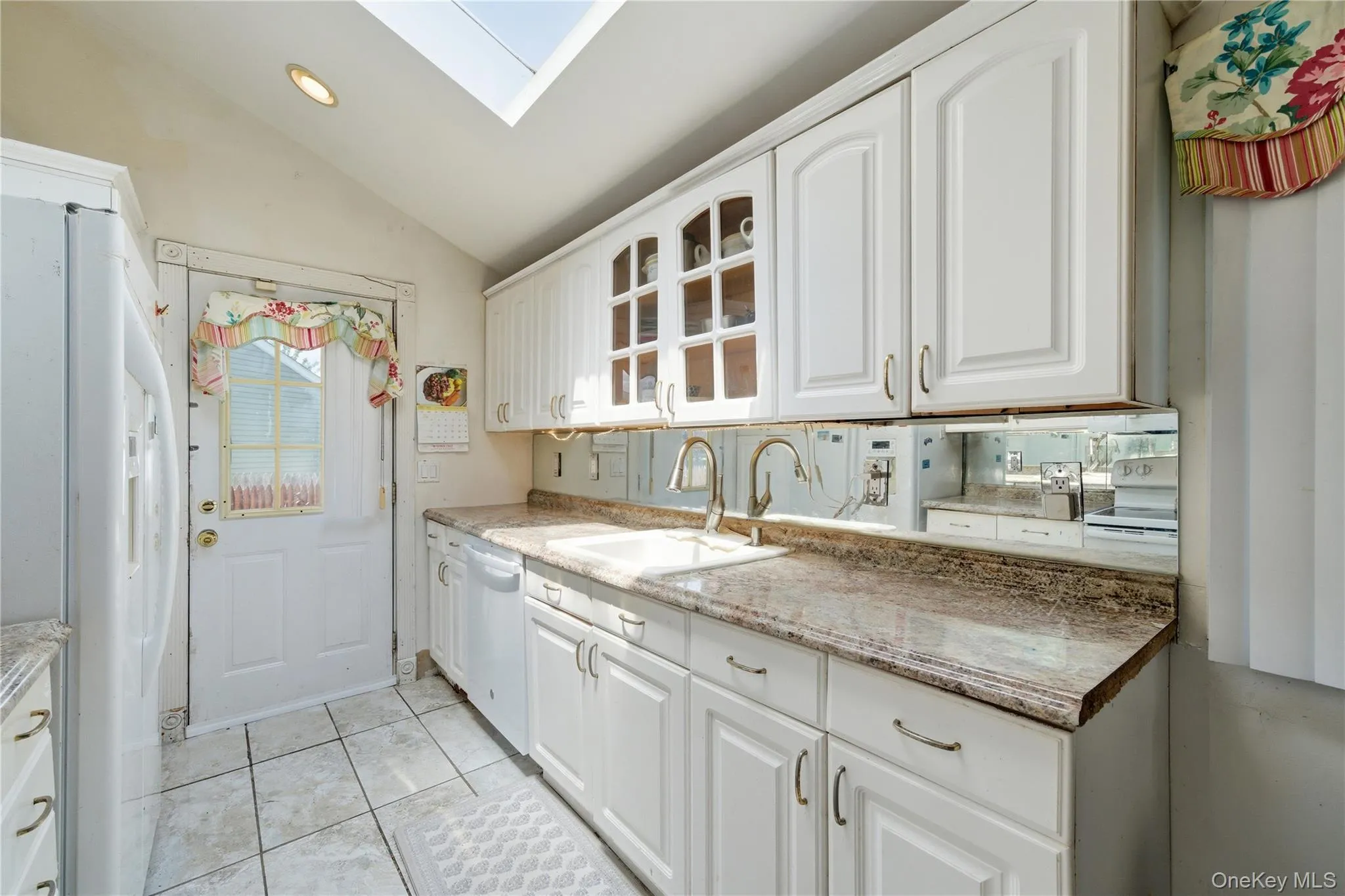 32 White Street, Islip, NY, 3 Bedrooms Bedrooms, 9 Rooms Rooms,2 BathroomsBathrooms,Residential,For Rent,White,0,1009214 32 White Street, Islip, NY, 3 Bedrooms Bedrooms, 9 Rooms Rooms,2 BathroomsBathrooms,Residential,For Rent,White,0,1009214