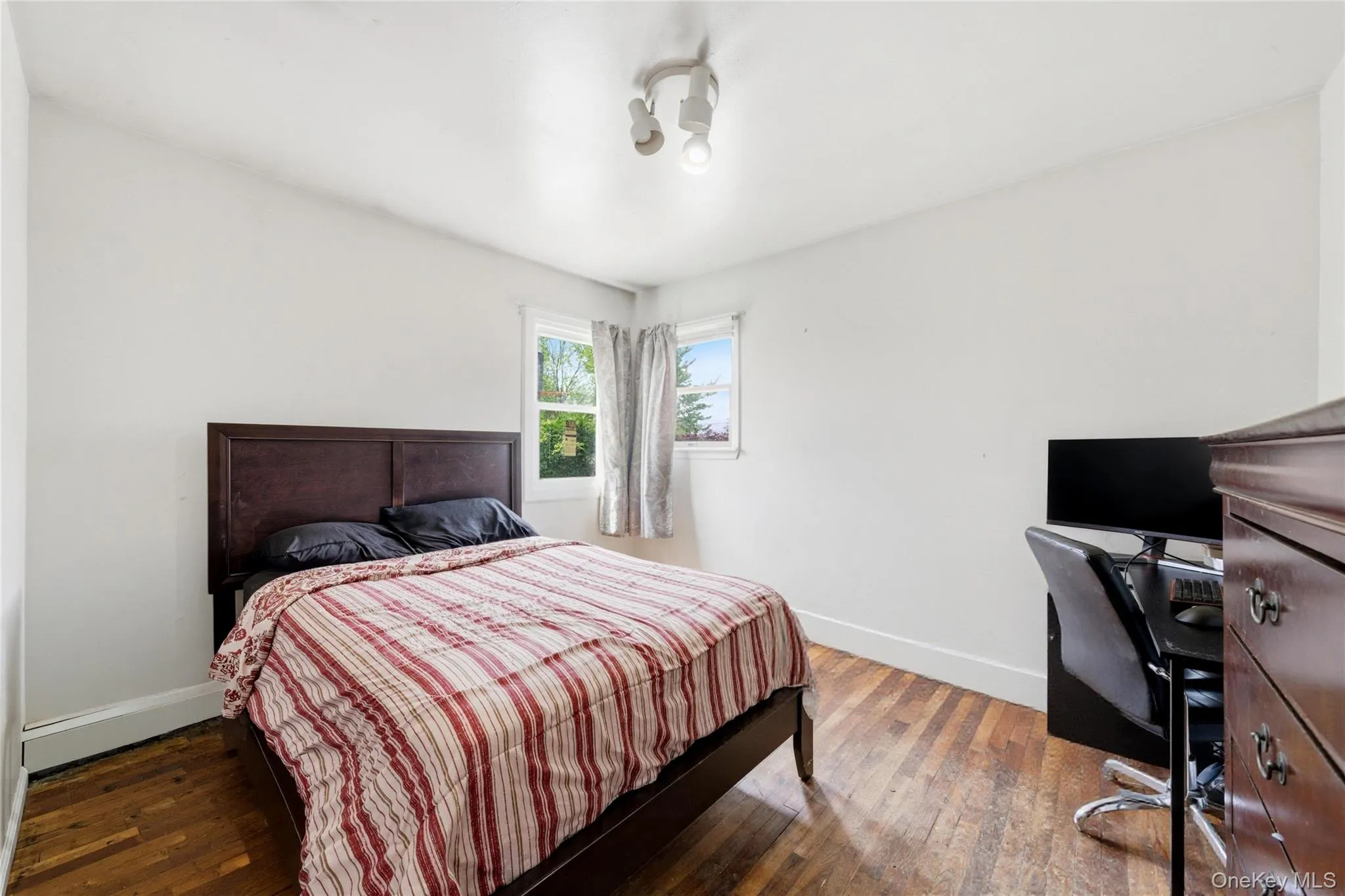 32 White Street, Islip, NY, 3 Bedrooms Bedrooms, 9 Rooms Rooms,2 BathroomsBathrooms,Residential,For Rent,White,0,1009214 32 White Street, Islip, NY, 3 Bedrooms Bedrooms, 9 Rooms Rooms,2 BathroomsBathrooms,Residential,For Rent,White,0,1009214