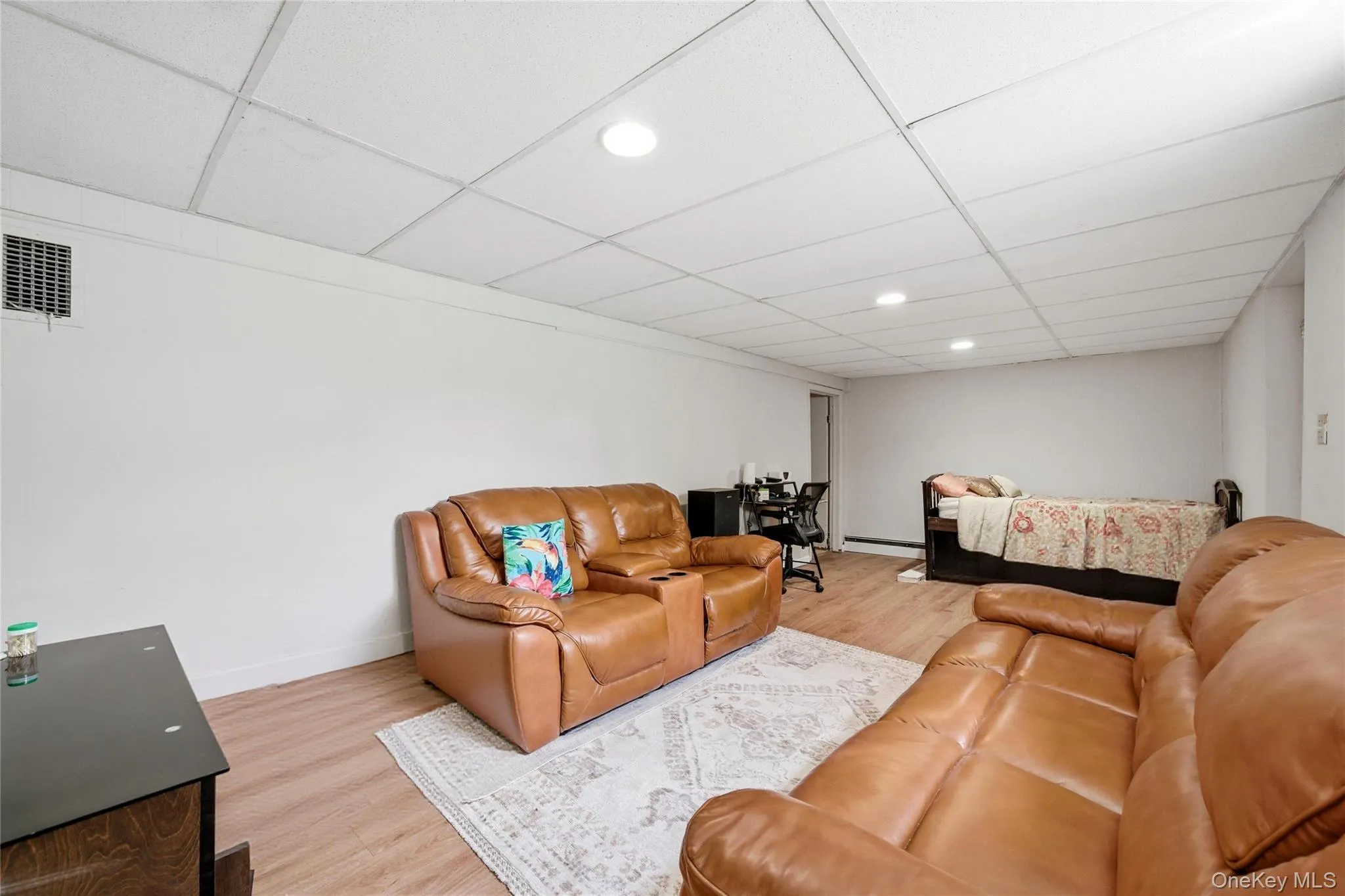 32 White Street, Islip, NY, 3 Bedrooms Bedrooms, 9 Rooms Rooms,2 BathroomsBathrooms,Residential,For Rent,White,0,1009214 32 White Street, Islip, NY, 3 Bedrooms Bedrooms, 9 Rooms Rooms,2 BathroomsBathrooms,Residential,For Rent,White,0,1009214