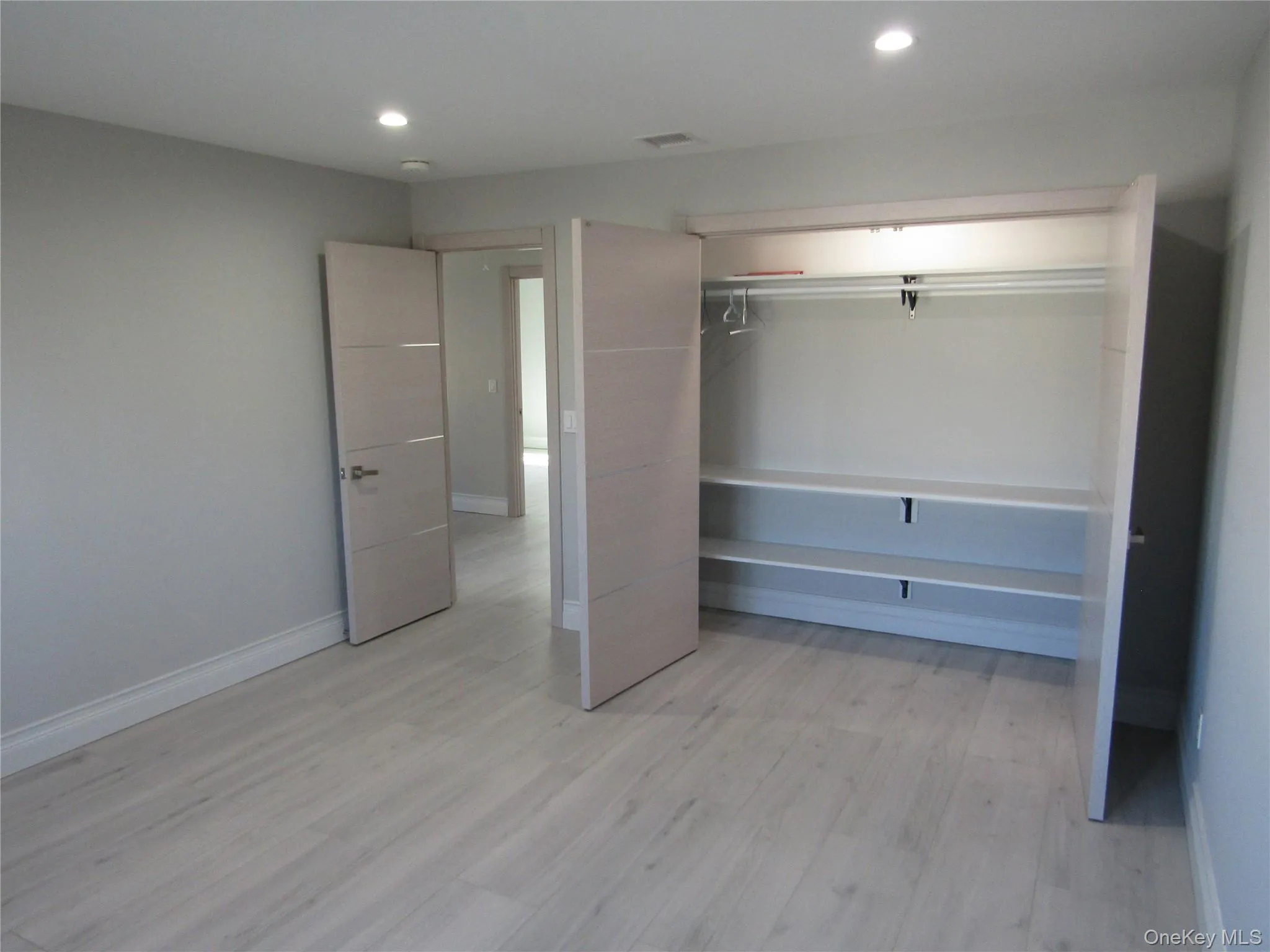 89 Kenneth Place, North Hempstead, NY, 4 Bedrooms Bedrooms, 8 Rooms Rooms,3 BathroomsBathrooms,Residential,For Rent,Kenneth,0,1009217 89 Kenneth Place, North Hempstead, NY, 4 Bedrooms Bedrooms, 8 Rooms Rooms,3 BathroomsBathrooms,Residential,For Rent,Kenneth,0,1009217