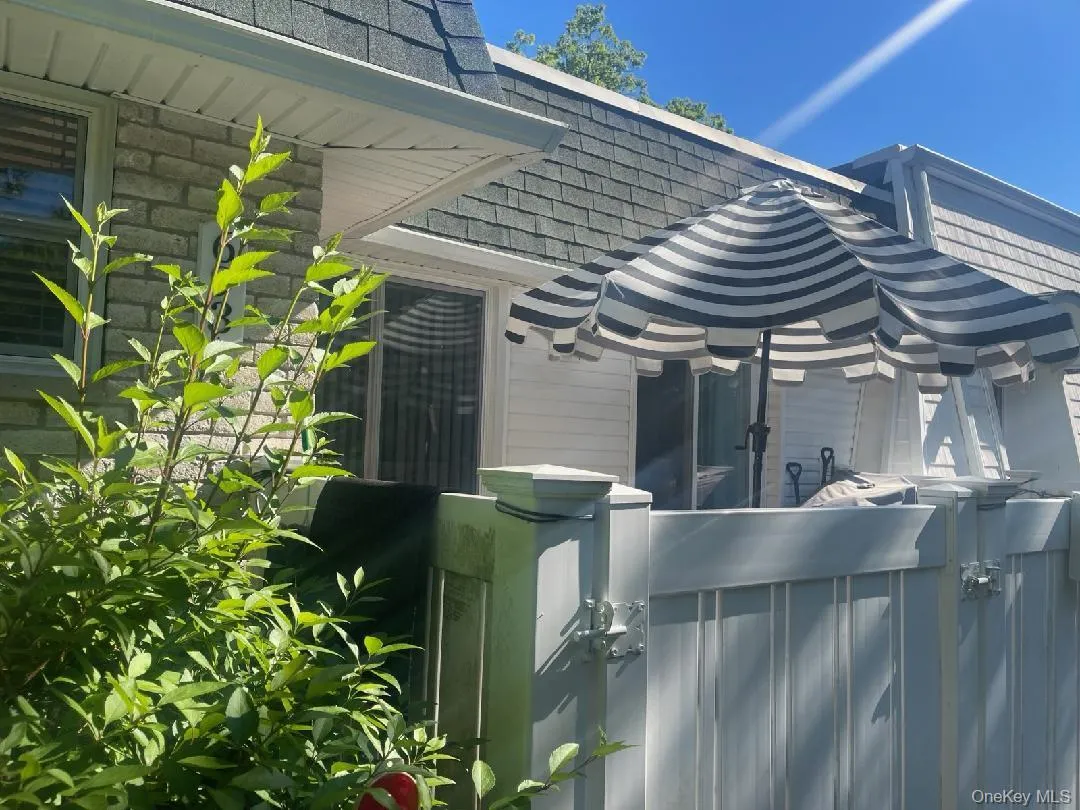 693 Blue Ridge, Brookhaven, NY, 2 Bedrooms Bedrooms, 5 Rooms Rooms,1 BathroomBathrooms,Residential,For Rent,Blue Ridge,0,1009218 693 Blue Ridge, Brookhaven, NY, 2 Bedrooms Bedrooms, 5 Rooms Rooms,1 BathroomBathrooms,Residential,For Rent,Blue Ridge,0,1009218
