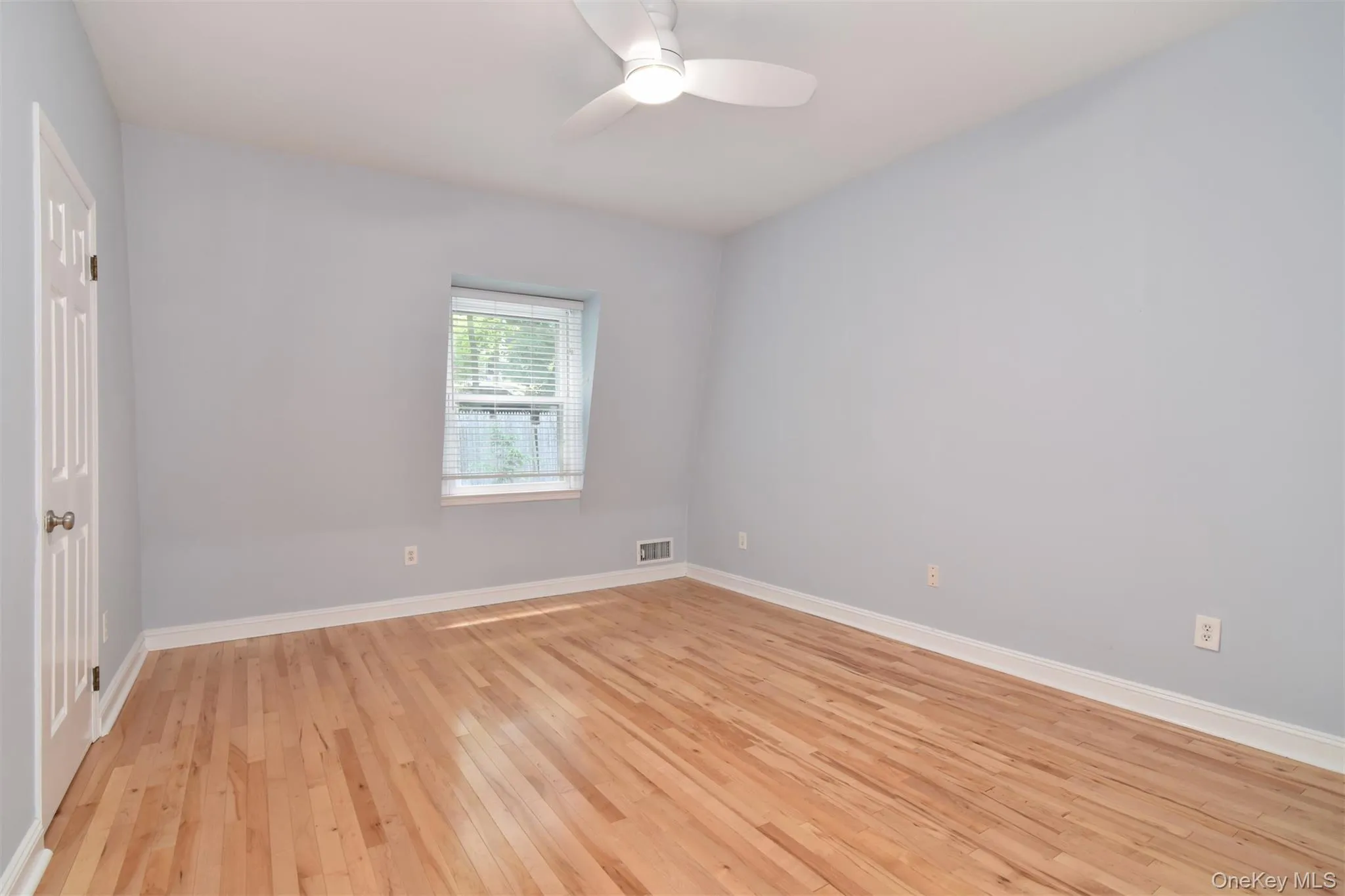 152 Broadway, Greenburgh, NY, 3 Bedrooms Bedrooms, 8 Rooms Rooms,2 BathroomsBathrooms,Residential Lease,For Rent,Broadway,0,1009220 152 Broadway, Greenburgh, NY, 3 Bedrooms Bedrooms, 8 Rooms Rooms,2 BathroomsBathrooms,Residential Lease,For Rent,Broadway,0,1009220