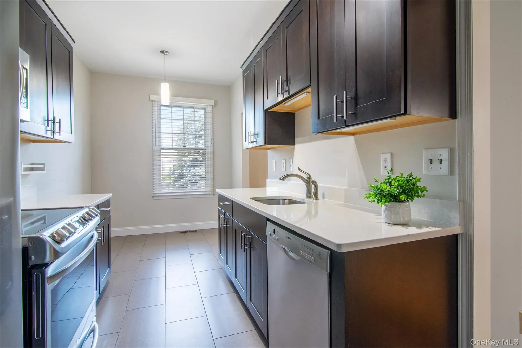 152 Broadway, Greenburgh, NY, 3 Bedrooms Bedrooms, 8 Rooms Rooms,2 BathroomsBathrooms,Residential Lease,For Rent,Broadway,0,1009220 152 Broadway, Greenburgh, NY, 3 Bedrooms Bedrooms, 8 Rooms Rooms,2 BathroomsBathrooms,Residential Lease,For Rent,Broadway,0,1009220