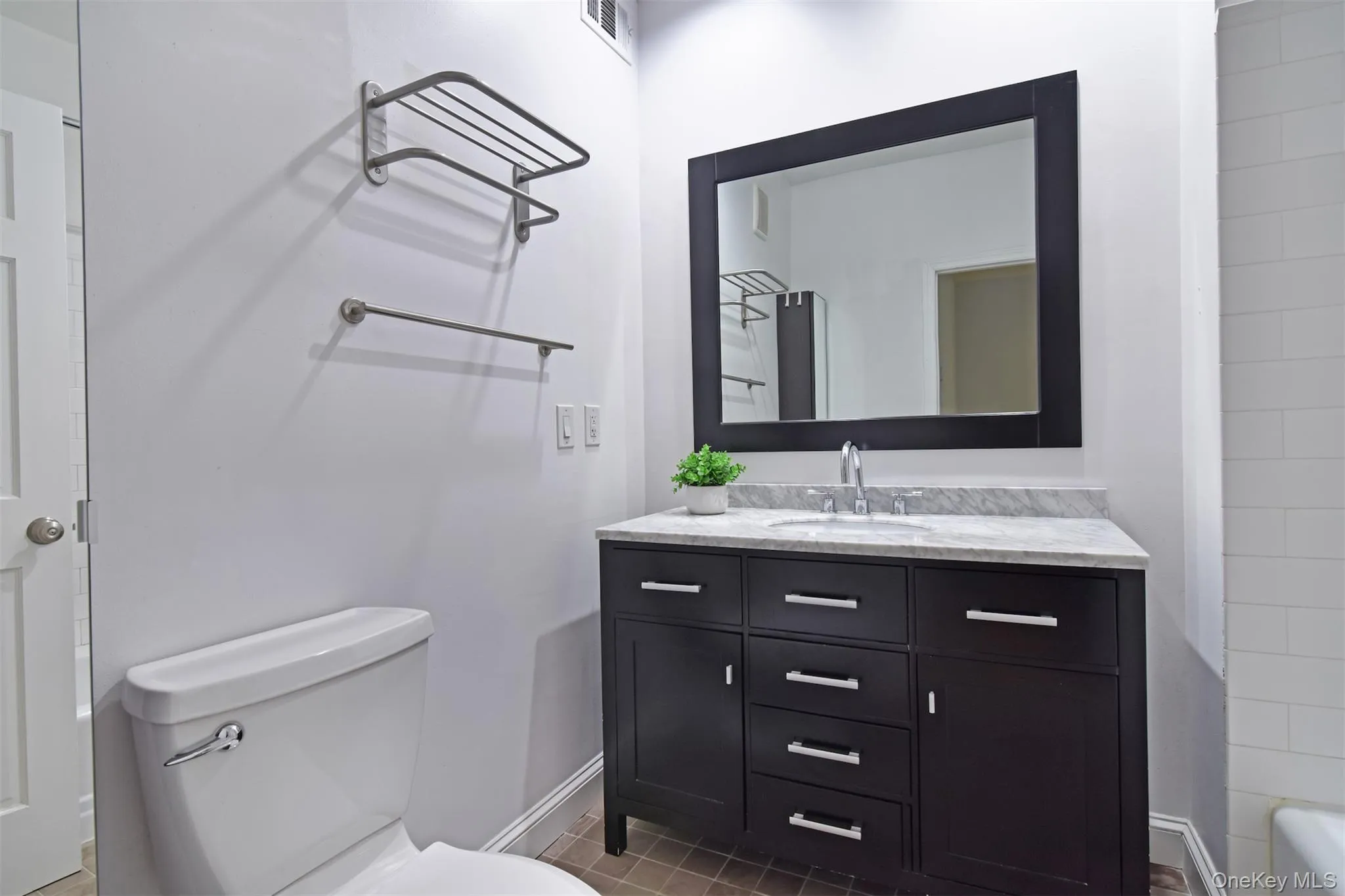 152 Broadway, Greenburgh, NY, 3 Bedrooms Bedrooms, 8 Rooms Rooms,2 BathroomsBathrooms,Residential Lease,For Rent,Broadway,0,1009220 152 Broadway, Greenburgh, NY, 3 Bedrooms Bedrooms, 8 Rooms Rooms,2 BathroomsBathrooms,Residential Lease,For Rent,Broadway,0,1009220