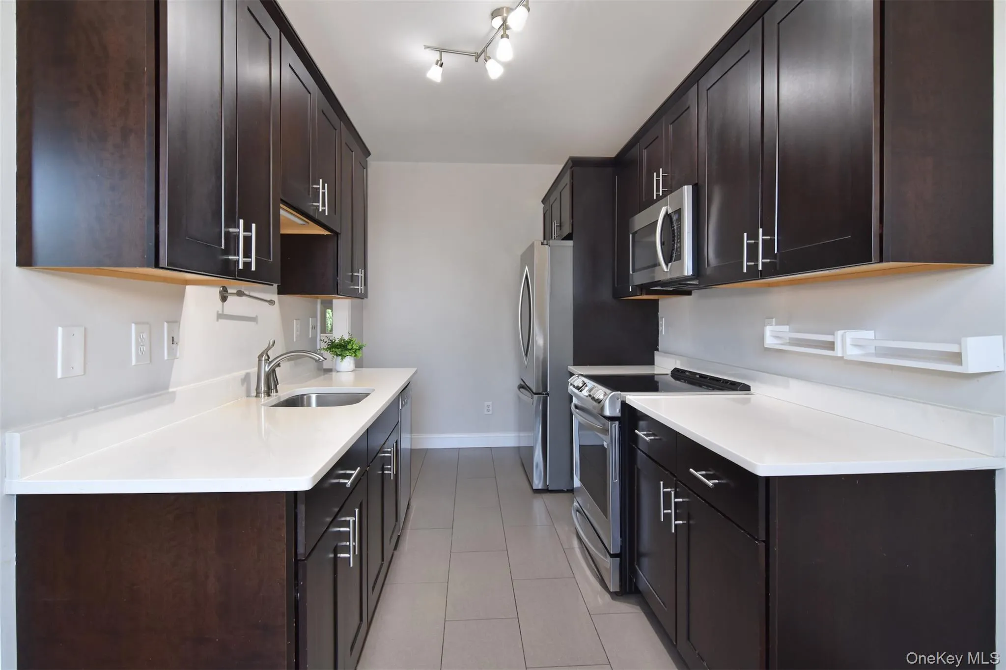 152 Broadway, Greenburgh, NY, 3 Bedrooms Bedrooms, 8 Rooms Rooms,2 BathroomsBathrooms,Residential Lease,For Rent,Broadway,0,1009220 152 Broadway, Greenburgh, NY, 3 Bedrooms Bedrooms, 8 Rooms Rooms,2 BathroomsBathrooms,Residential Lease,For Rent,Broadway,0,1009220