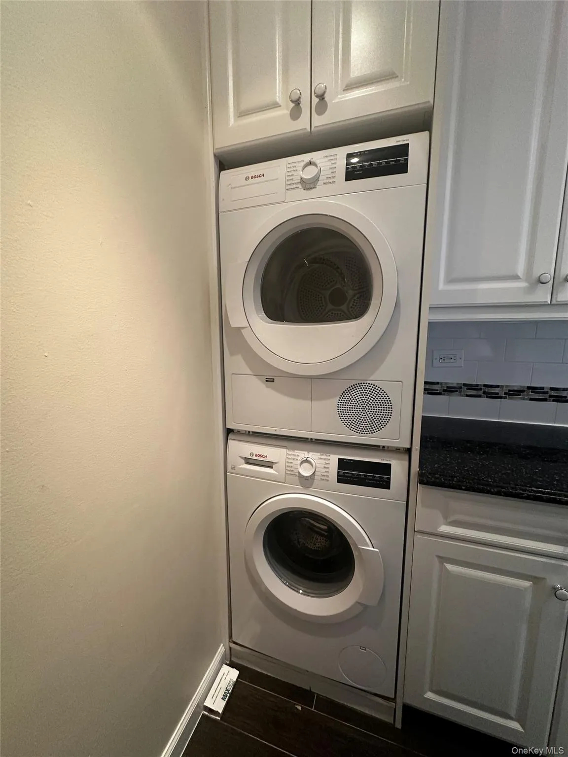 27110 Grand Central Parkway, New York, NY, 3 Rooms Rooms,1 BathroomBathrooms,Residential,For Rent,Grand Central,0,1009224 27110 Grand Central Parkway, New York, NY, 3 Rooms Rooms,1 BathroomBathrooms,Residential,For Rent,Grand Central,0,1009224