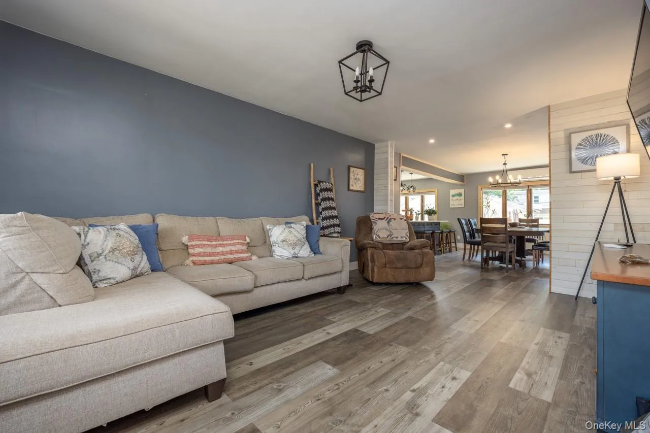 933 Third Avenue, Hempstead, NY, 5 Bedrooms Bedrooms, 20 Rooms Rooms,4 BathroomsBathrooms,Residential,For Rent,Third,0,1009226 933 Third Avenue, Hempstead, NY, 5 Bedrooms Bedrooms, 20 Rooms Rooms,4 BathroomsBathrooms,Residential,For Rent,Third,0,1009226