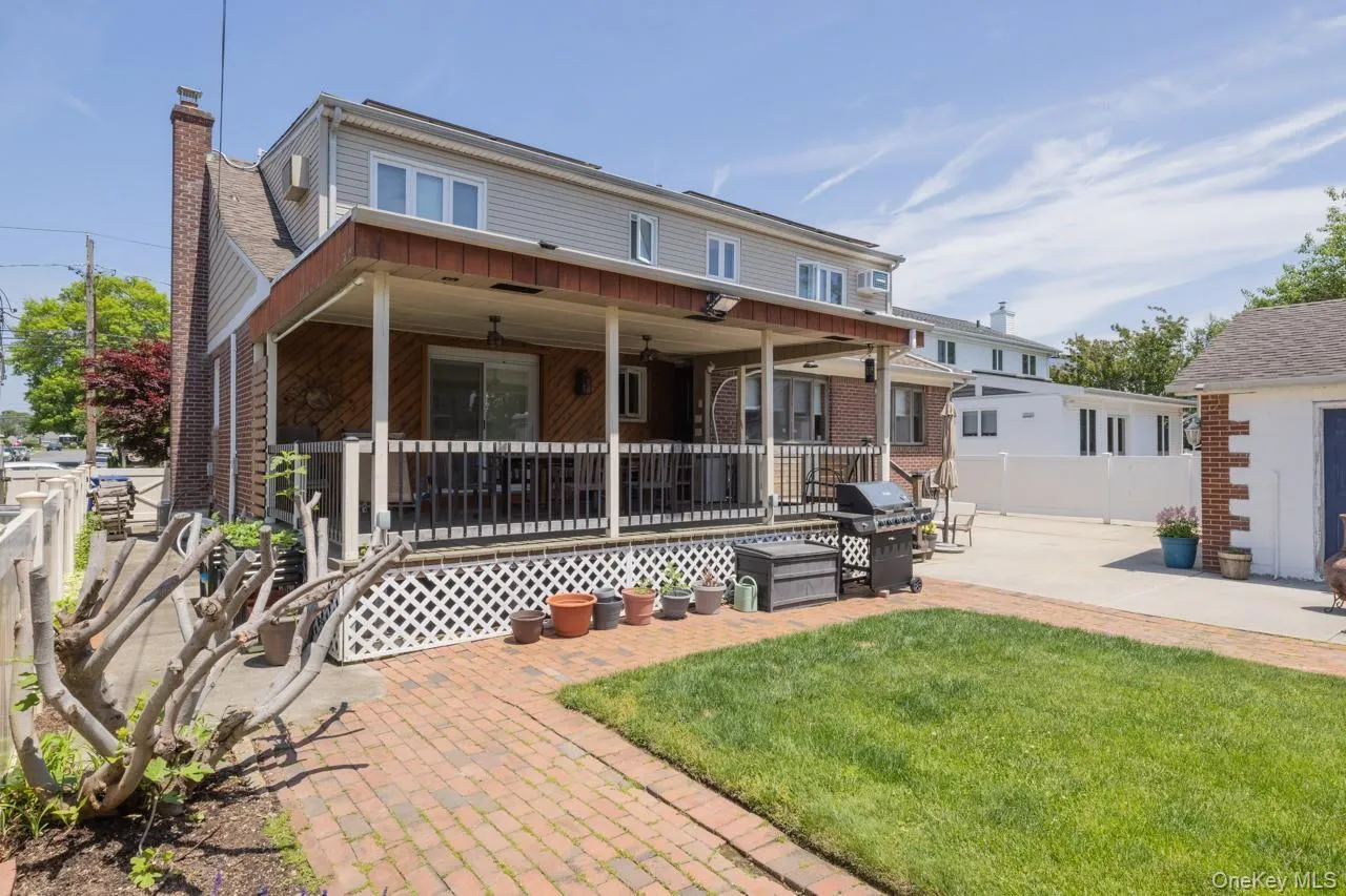 933 Third Avenue, Hempstead, NY, 5 Bedrooms Bedrooms, 20 Rooms Rooms,4 BathroomsBathrooms,Residential,For Rent,Third,0,1009226 933 Third Avenue, Hempstead, NY, 5 Bedrooms Bedrooms, 20 Rooms Rooms,4 BathroomsBathrooms,Residential,For Rent,Third,0,1009226
