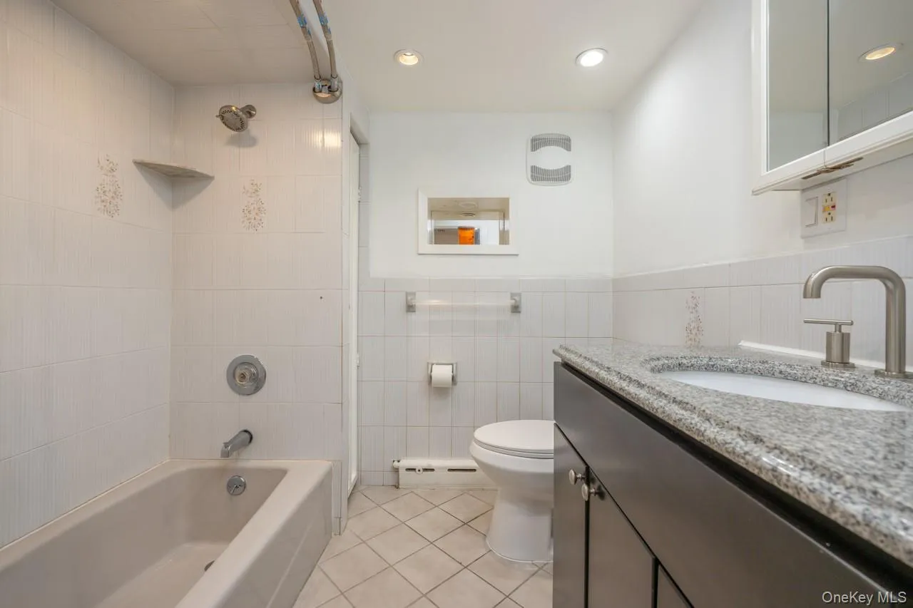 933 Third Avenue, Hempstead, NY, 5 Bedrooms Bedrooms, 20 Rooms Rooms,4 BathroomsBathrooms,Residential,For Rent,Third,0,1009226 933 Third Avenue, Hempstead, NY, 5 Bedrooms Bedrooms, 20 Rooms Rooms,4 BathroomsBathrooms,Residential,For Rent,Third,0,1009226