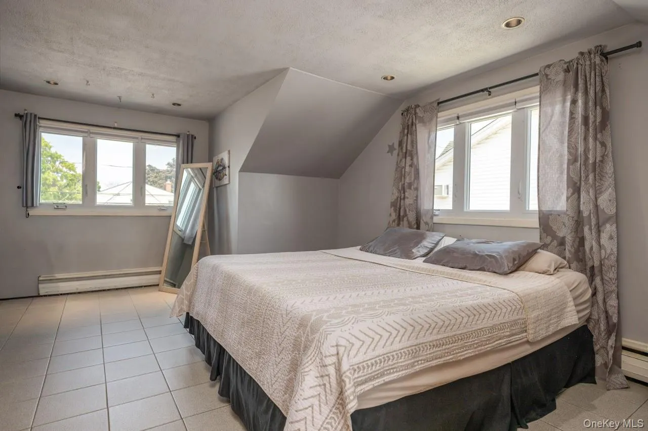 933 Third Avenue, Hempstead, NY, 5 Bedrooms Bedrooms, 20 Rooms Rooms,4 BathroomsBathrooms,Residential,For Rent,Third,0,1009226 933 Third Avenue, Hempstead, NY, 5 Bedrooms Bedrooms, 20 Rooms Rooms,4 BathroomsBathrooms,Residential,For Rent,Third,0,1009226