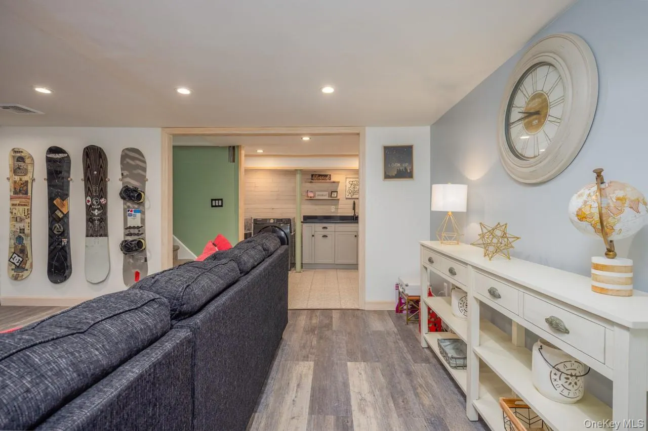 933 Third Avenue, Hempstead, NY, 5 Bedrooms Bedrooms, 20 Rooms Rooms,4 BathroomsBathrooms,Residential,For Rent,Third,0,1009226 933 Third Avenue, Hempstead, NY, 5 Bedrooms Bedrooms, 20 Rooms Rooms,4 BathroomsBathrooms,Residential,For Rent,Third,0,1009226