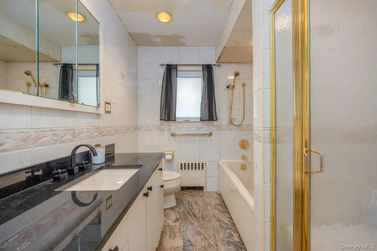 Main level full bathroom Main level full bathroom