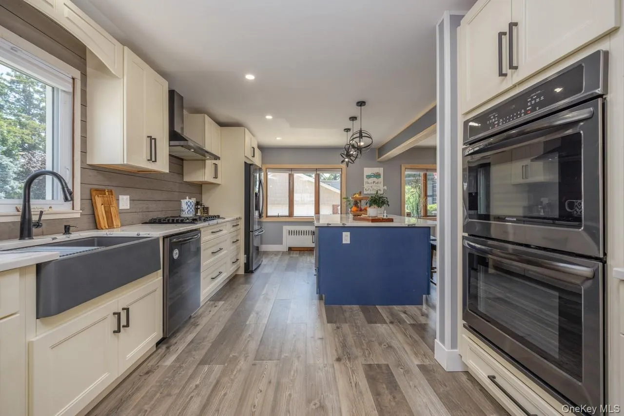 933 Third Avenue, Hempstead, NY, 5 Bedrooms Bedrooms, 20 Rooms Rooms,4 BathroomsBathrooms,Residential,For Rent,Third,0,1009226 933 Third Avenue, Hempstead, NY, 5 Bedrooms Bedrooms, 20 Rooms Rooms,4 BathroomsBathrooms,Residential,For Rent,Third,0,1009226