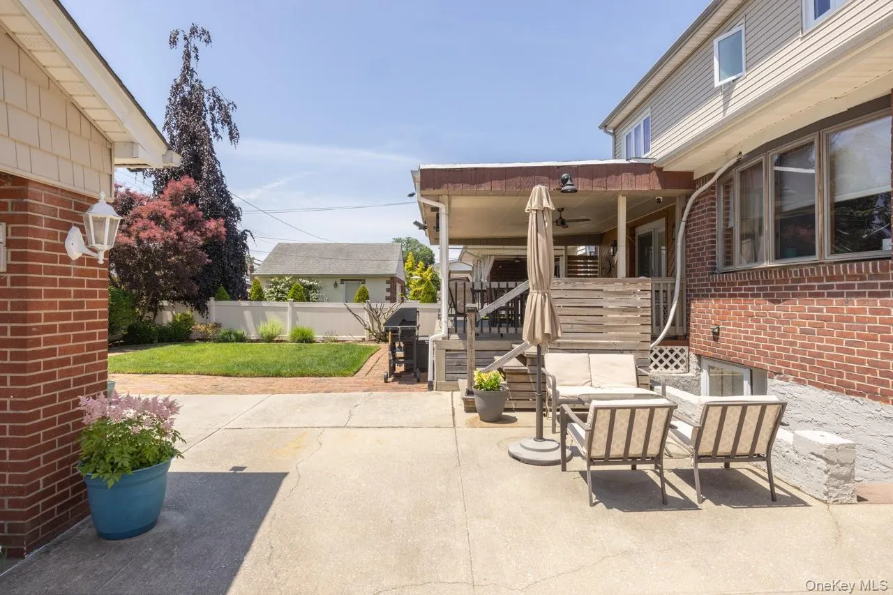 933 Third Avenue, Hempstead, NY, 5 Bedrooms Bedrooms, 20 Rooms Rooms,4 BathroomsBathrooms,Residential,For Rent,Third,0,1009226 933 Third Avenue, Hempstead, NY, 5 Bedrooms Bedrooms, 20 Rooms Rooms,4 BathroomsBathrooms,Residential,For Rent,Third,0,1009226