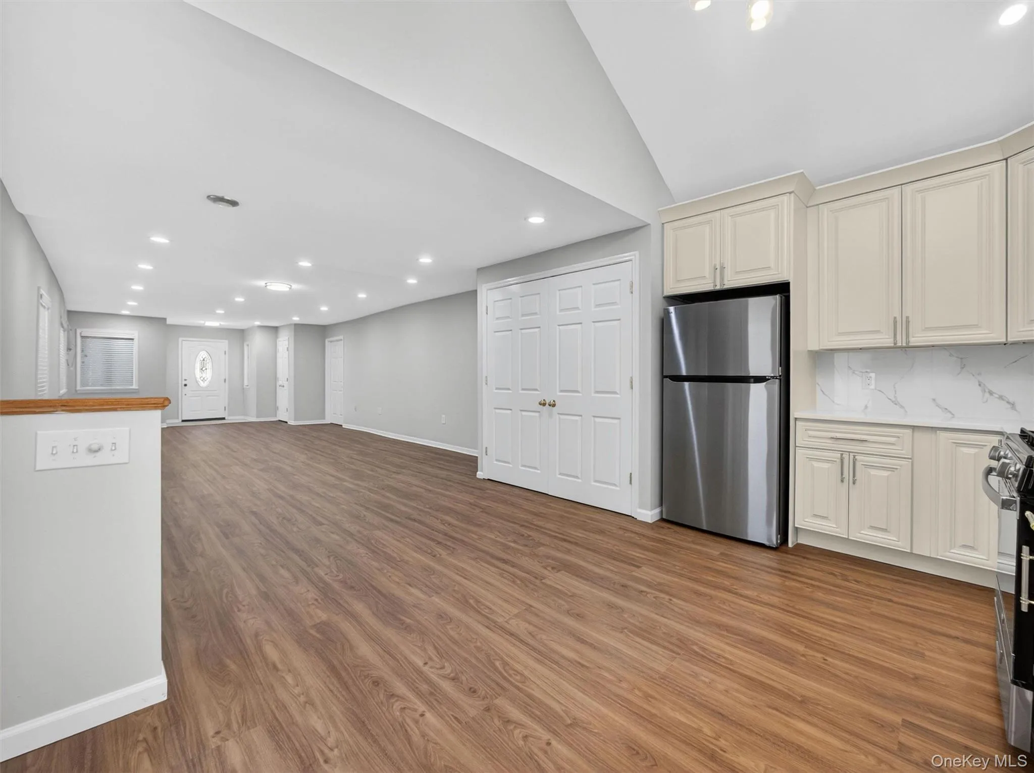 14 Forest Glen Road, Clarkstown, NY, 3 Bedrooms Bedrooms, 8 Rooms Rooms,2 BathroomsBathrooms,Residential,For Rent,Forest Glen,0,1009228 14 Forest Glen Road, Clarkstown, NY, 3 Bedrooms Bedrooms, 8 Rooms Rooms,2 BathroomsBathrooms,Residential,For Rent,Forest Glen,0,1009228