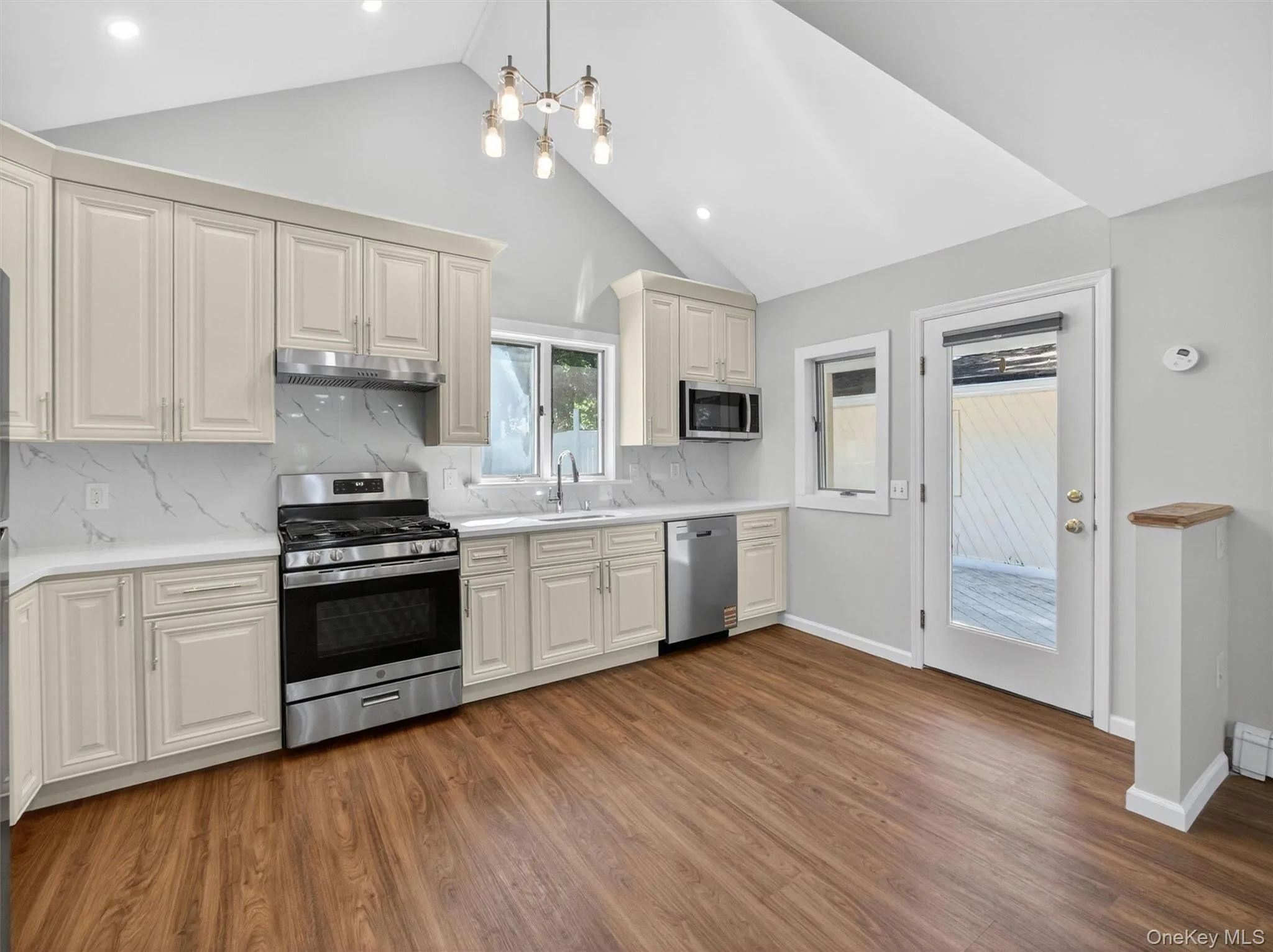 14 Forest Glen Road, Clarkstown, NY, 3 Bedrooms Bedrooms, 8 Rooms Rooms,2 BathroomsBathrooms,Residential,For Rent,Forest Glen,0,1009228 14 Forest Glen Road, Clarkstown, NY, 3 Bedrooms Bedrooms, 8 Rooms Rooms,2 BathroomsBathrooms,Residential,For Rent,Forest Glen,0,1009228
