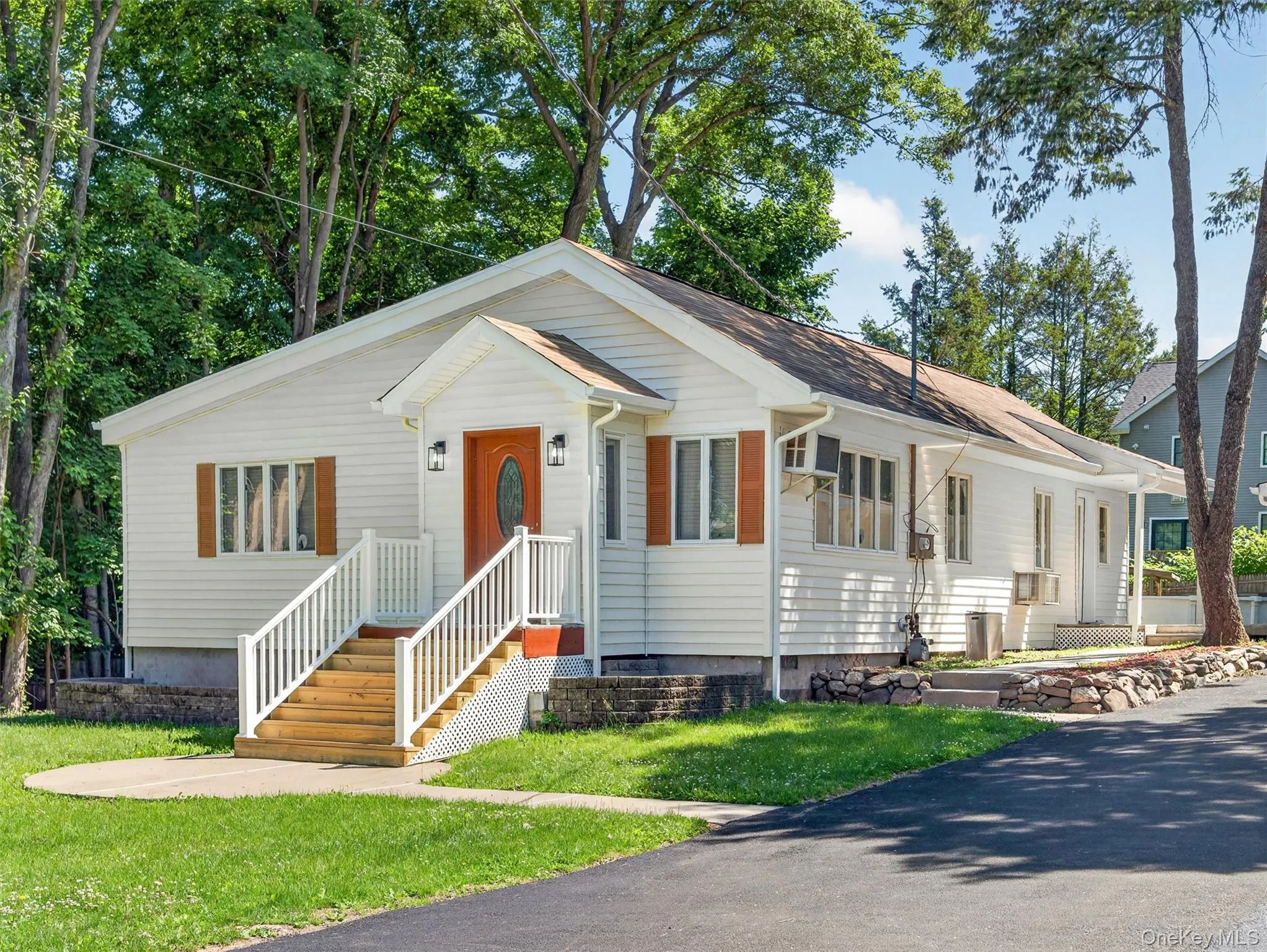 14 Forest Glen Road, Clarkstown, NY, 3 Bedrooms Bedrooms, 8 Rooms Rooms,2 BathroomsBathrooms,Residential,For Rent,Forest Glen,0,1009228 14 Forest Glen Road, Clarkstown, NY, 3 Bedrooms Bedrooms, 8 Rooms Rooms,2 BathroomsBathrooms,Residential,For Rent,Forest Glen,0,1009228