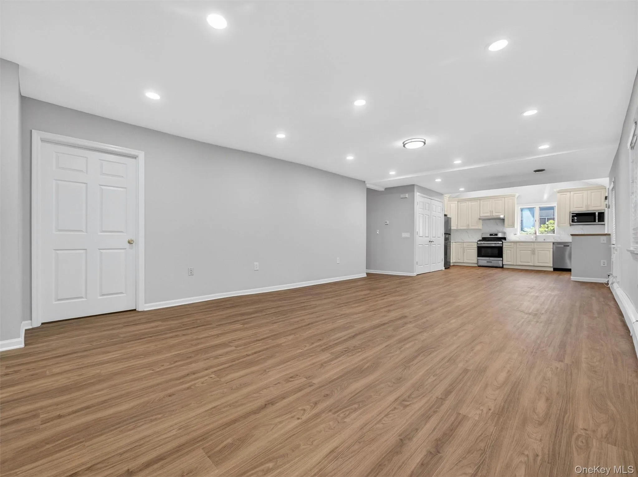 14 Forest Glen Road, Clarkstown, NY, 3 Bedrooms Bedrooms, 8 Rooms Rooms,2 BathroomsBathrooms,Residential,For Rent,Forest Glen,0,1009228 14 Forest Glen Road, Clarkstown, NY, 3 Bedrooms Bedrooms, 8 Rooms Rooms,2 BathroomsBathrooms,Residential,For Rent,Forest Glen,0,1009228