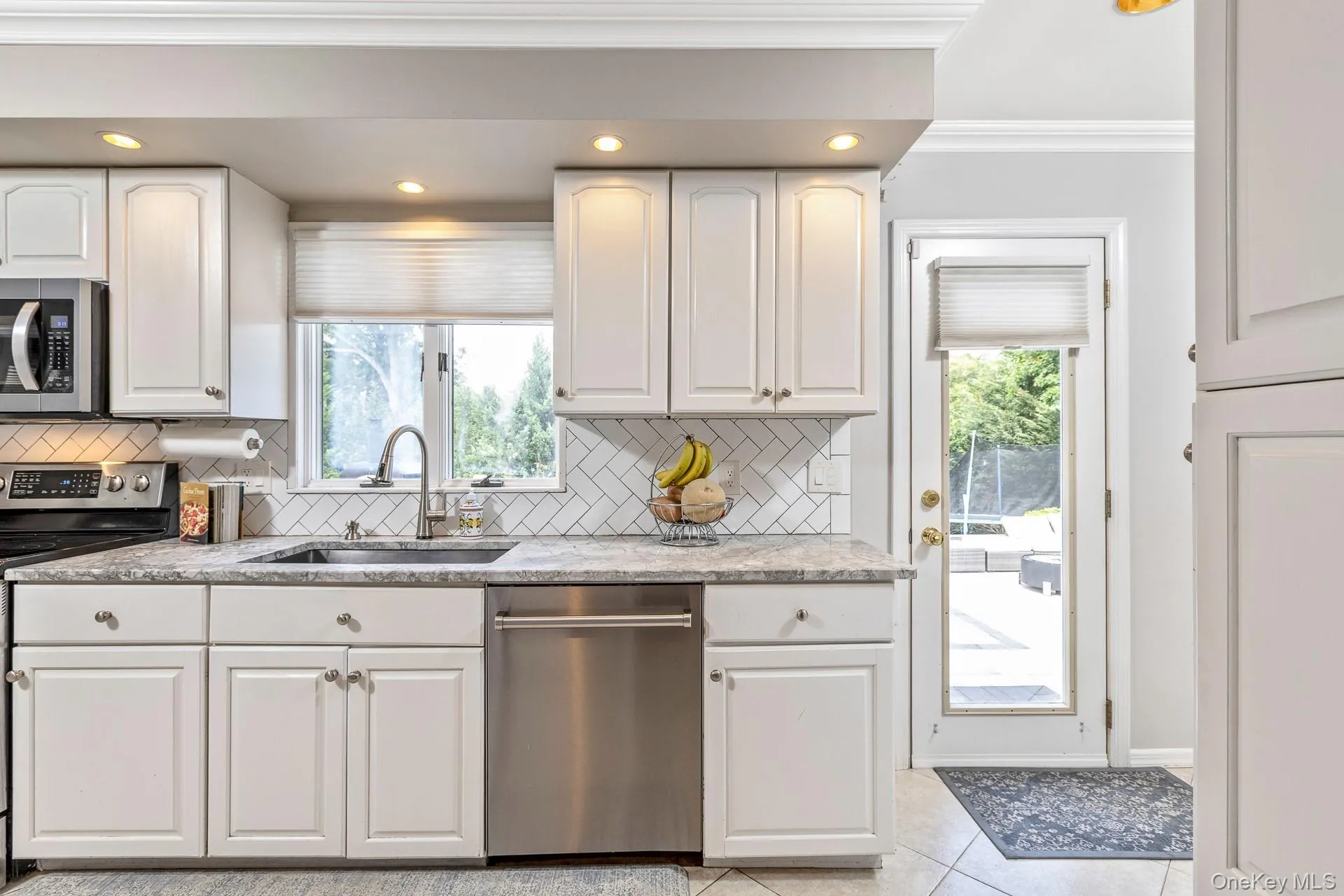 27 Winslow Lane, Smithtown, NY, 4 Bedrooms Bedrooms, 8 Rooms Rooms,2 BathroomsBathrooms,Residential,For Rent,Winslow,0,1009232 27 Winslow Lane, Smithtown, NY, 4 Bedrooms Bedrooms, 8 Rooms Rooms,2 BathroomsBathrooms,Residential,For Rent,Winslow,0,1009232