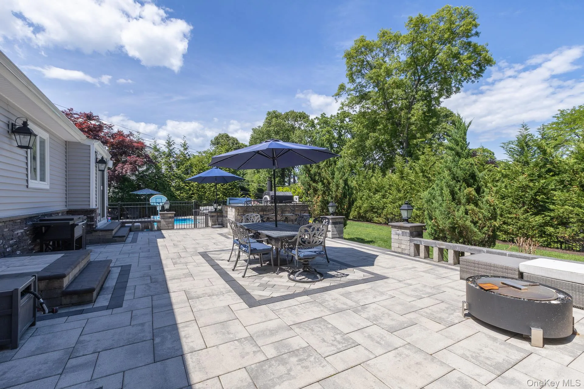 27 Winslow Lane, Smithtown, NY, 4 Bedrooms Bedrooms, 8 Rooms Rooms,2 BathroomsBathrooms,Residential,For Rent,Winslow,0,1009232 27 Winslow Lane, Smithtown, NY, 4 Bedrooms Bedrooms, 8 Rooms Rooms,2 BathroomsBathrooms,Residential,For Rent,Winslow,0,1009232