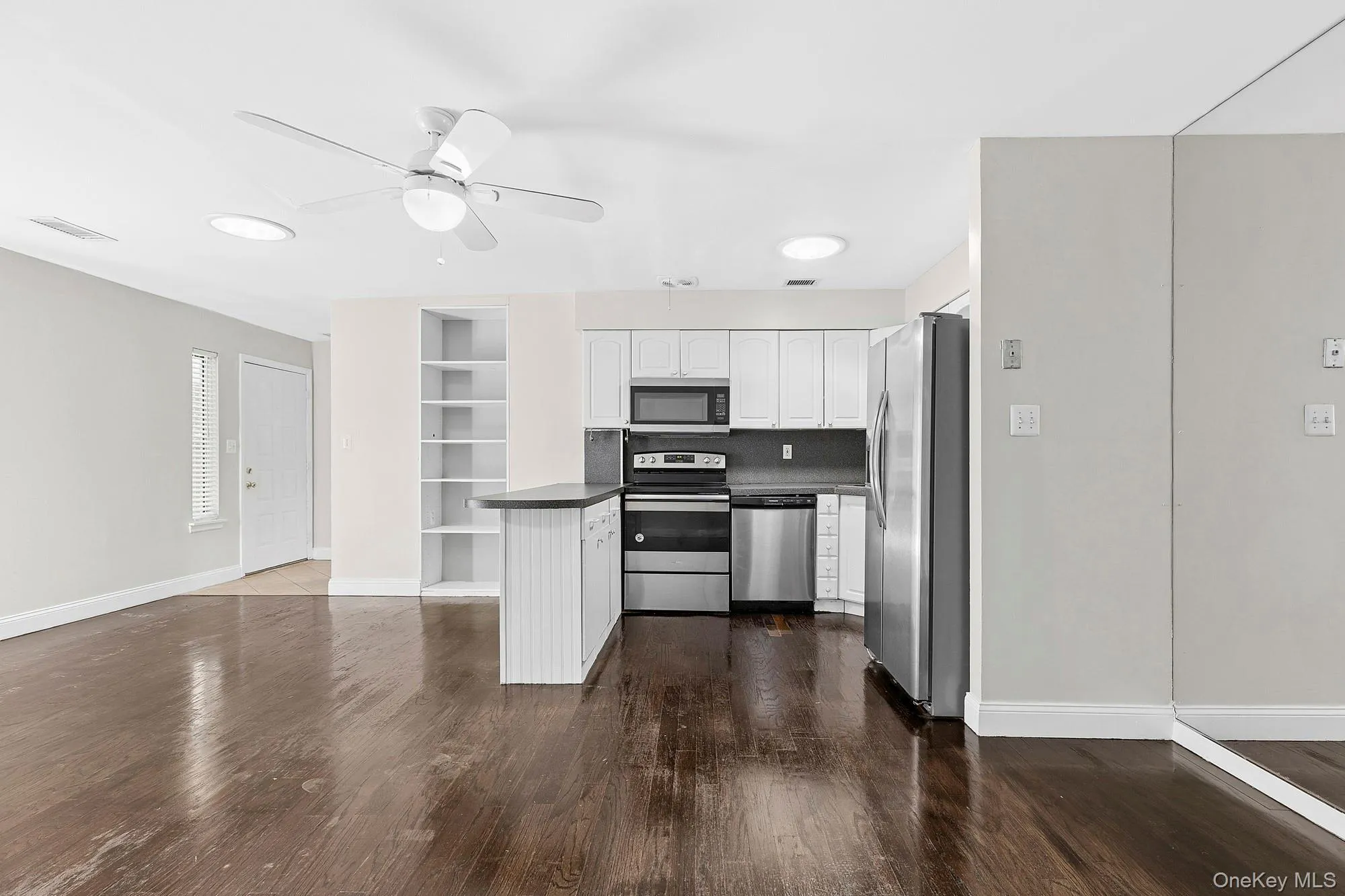 364 Woodland Court, Brookhaven, NY, 2 Bedrooms Bedrooms, 5 Rooms Rooms,1 BathroomBathrooms,Residential,For Rent,Woodland,0,1009235 364 Woodland Court, Brookhaven, NY, 2 Bedrooms Bedrooms, 5 Rooms Rooms,1 BathroomBathrooms,Residential,For Rent,Woodland,0,1009235
