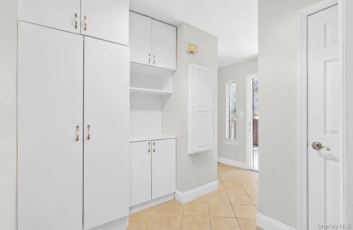 364 Woodland Court, Brookhaven, NY, 2 Bedrooms Bedrooms, 5 Rooms Rooms,1 BathroomBathrooms,Residential,For Rent,Woodland,0,1009235 364 Woodland Court, Brookhaven, NY, 2 Bedrooms Bedrooms, 5 Rooms Rooms,1 BathroomBathrooms,Residential,For Rent,Woodland,0,1009235