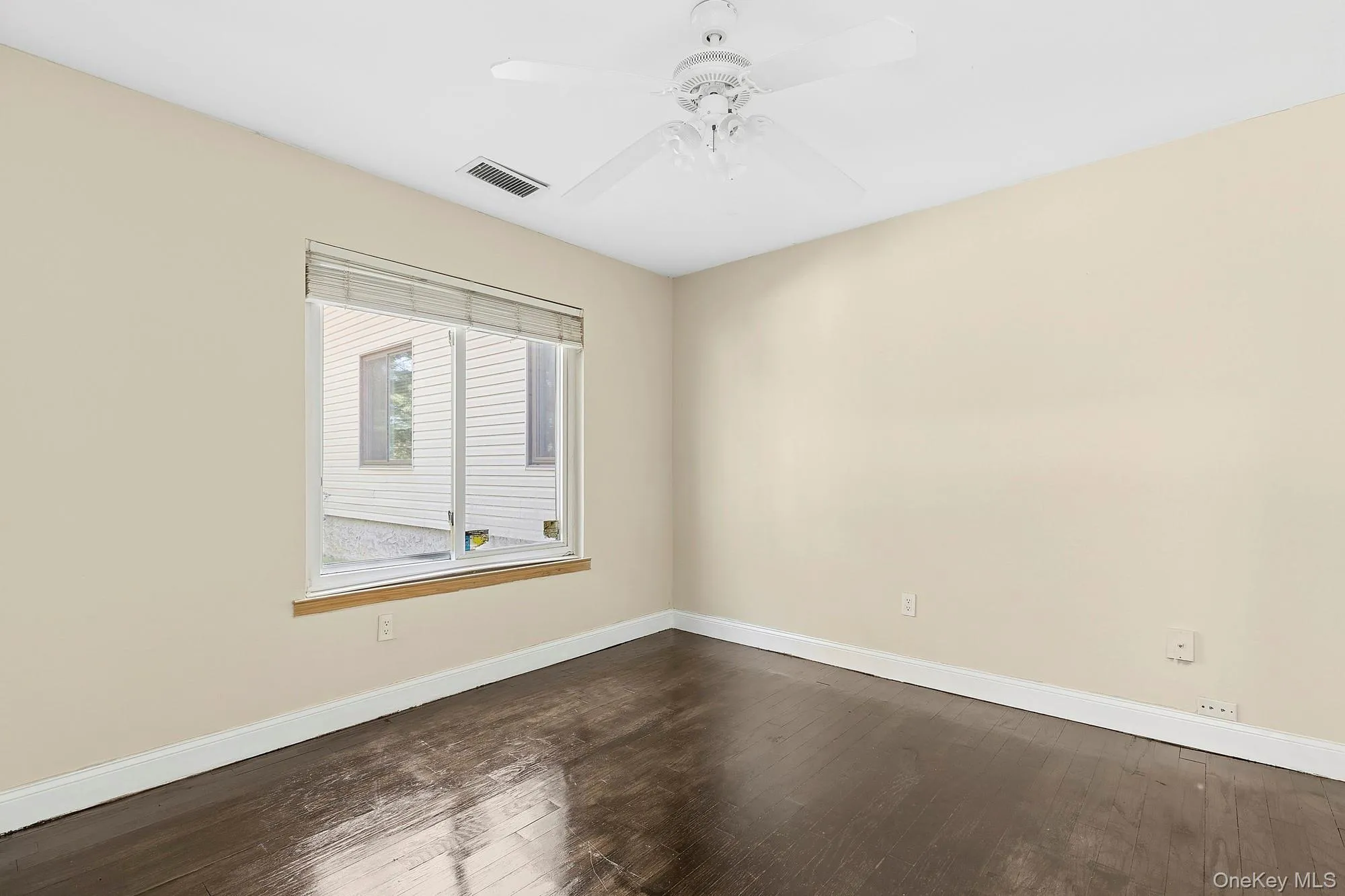364 Woodland Court, Brookhaven, NY, 2 Bedrooms Bedrooms, 5 Rooms Rooms,1 BathroomBathrooms,Residential,For Rent,Woodland,0,1009235 364 Woodland Court, Brookhaven, NY, 2 Bedrooms Bedrooms, 5 Rooms Rooms,1 BathroomBathrooms,Residential,For Rent,Woodland,0,1009235
