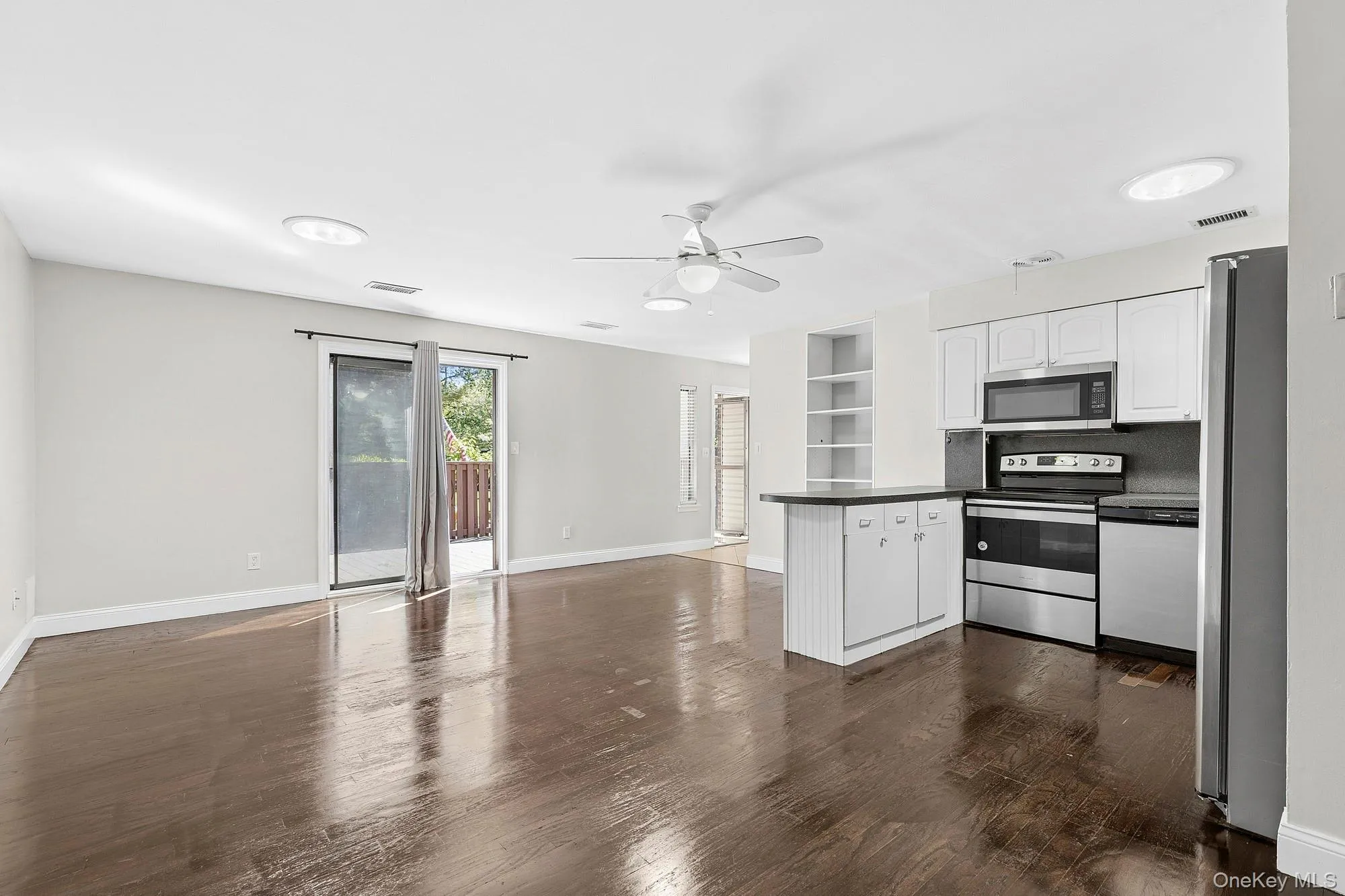 364 Woodland Court, Brookhaven, NY, 2 Bedrooms Bedrooms, 5 Rooms Rooms,1 BathroomBathrooms,Residential,For Rent,Woodland,0,1009235 364 Woodland Court, Brookhaven, NY, 2 Bedrooms Bedrooms, 5 Rooms Rooms,1 BathroomBathrooms,Residential,For Rent,Woodland,0,1009235