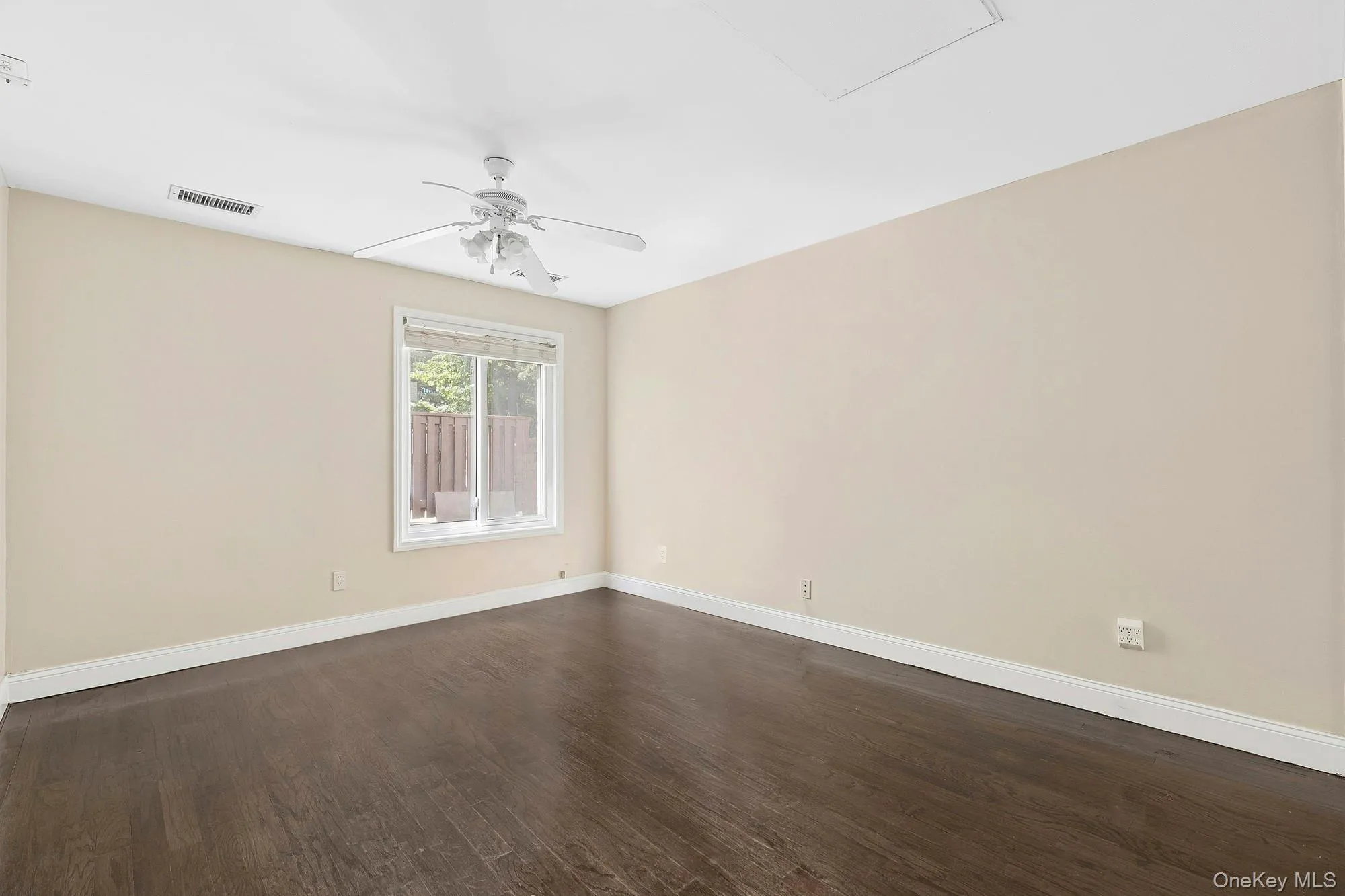 364 Woodland Court, Brookhaven, NY, 2 Bedrooms Bedrooms, 5 Rooms Rooms,1 BathroomBathrooms,Residential,For Rent,Woodland,0,1009235 364 Woodland Court, Brookhaven, NY, 2 Bedrooms Bedrooms, 5 Rooms Rooms,1 BathroomBathrooms,Residential,For Rent,Woodland,0,1009235