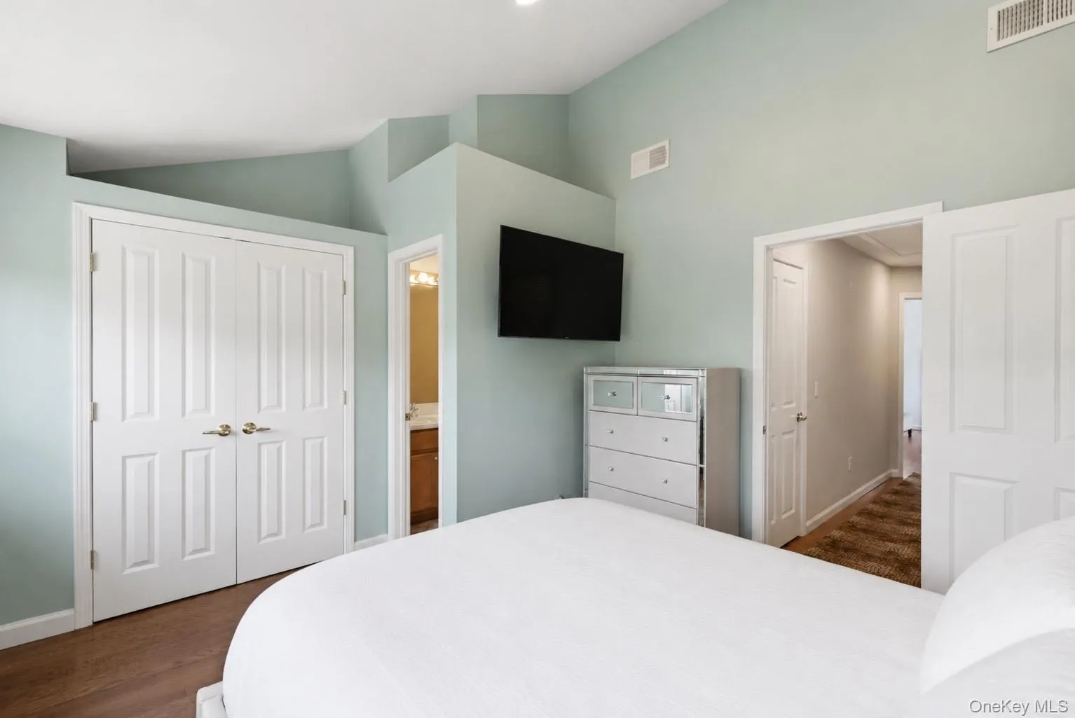 2nd bedroom has a double-door closet, and a private bathroom. 2nd bedroom has a double-door closet, and a private bathroom.