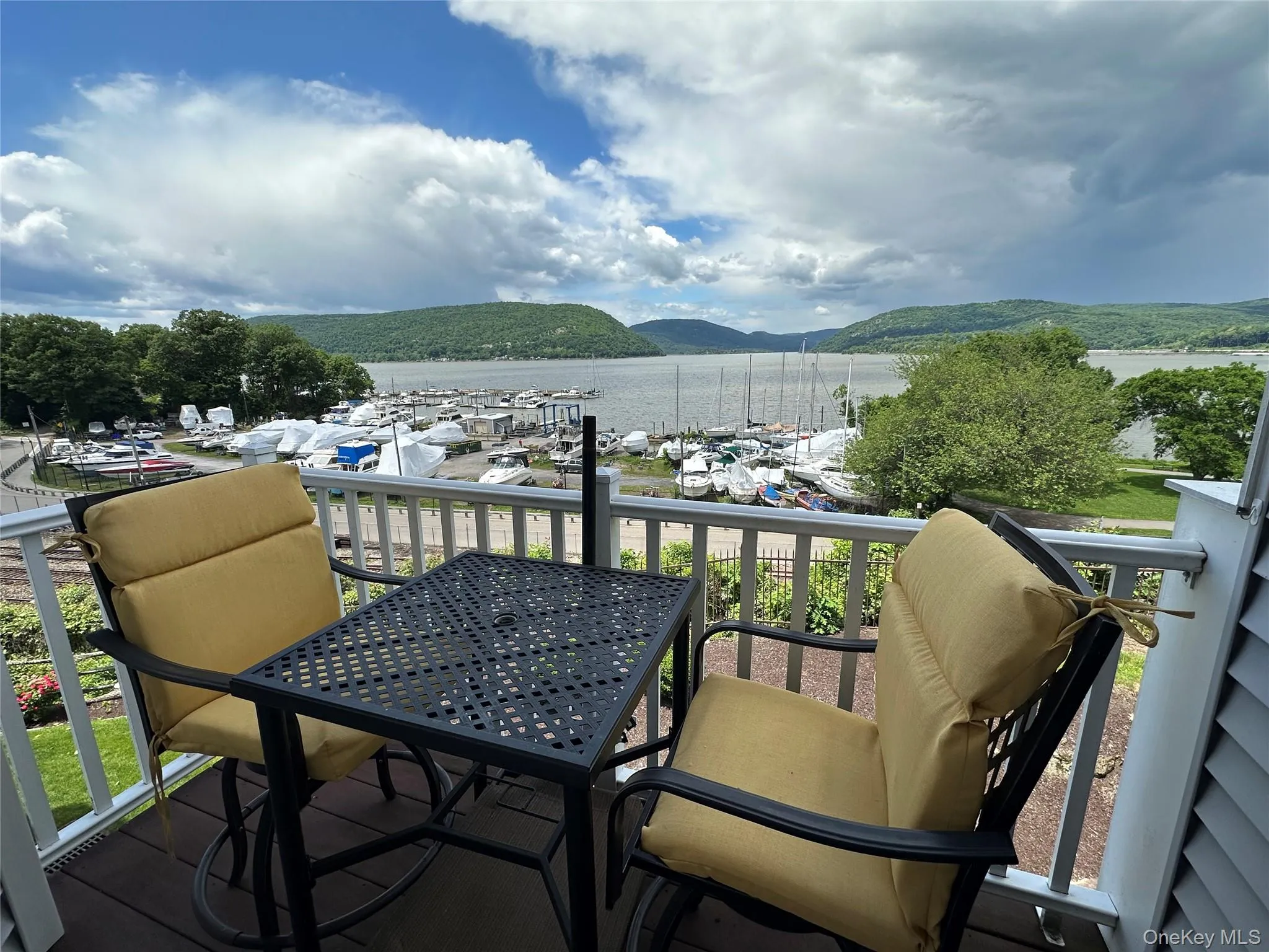 Balcony overlooking the Hudson River and Bear Mountain. Balcony overlooking the Hudson River and Bear Mountain.