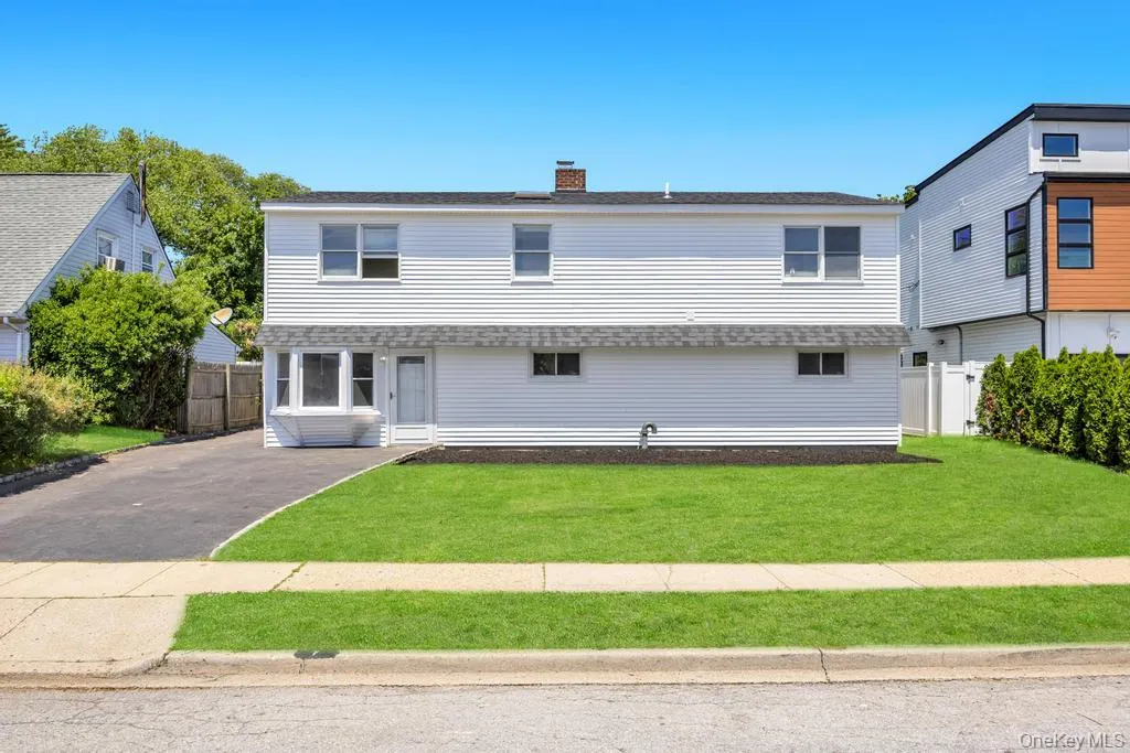 7 Sunrise Lane, Hempstead, NY, 5 Bedrooms Bedrooms, 9 Rooms Rooms,2 BathroomsBathrooms,Residential,For Rent,Sunrise,0,KEY1009250 7 Sunrise Lane, Hempstead, NY, 5 Bedrooms Bedrooms, 9 Rooms Rooms,2 BathroomsBathrooms,Residential,For Rent,Sunrise,0,KEY1009250