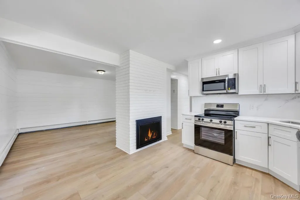7 Sunrise Lane, Hempstead, NY, 5 Bedrooms Bedrooms, 9 Rooms Rooms,2 BathroomsBathrooms,Residential,For Rent,Sunrise,0,KEY1009250 7 Sunrise Lane, Hempstead, NY, 5 Bedrooms Bedrooms, 9 Rooms Rooms,2 BathroomsBathrooms,Residential,For Rent,Sunrise,0,KEY1009250