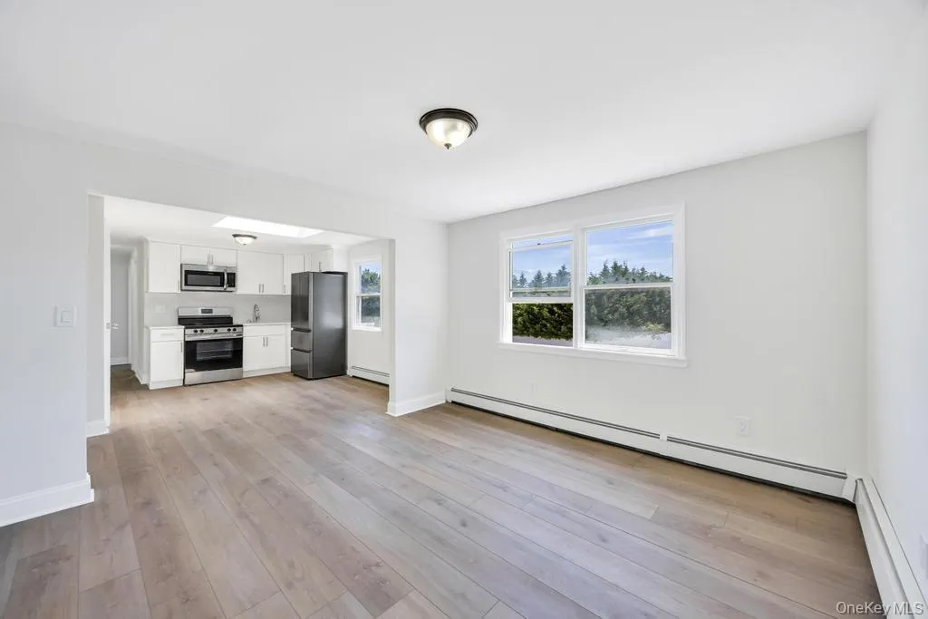 7 Sunrise Lane, Hempstead, NY, 5 Bedrooms Bedrooms, 9 Rooms Rooms,2 BathroomsBathrooms,Residential,For Rent,Sunrise,0,KEY1009250 7 Sunrise Lane, Hempstead, NY, 5 Bedrooms Bedrooms, 9 Rooms Rooms,2 BathroomsBathrooms,Residential,For Rent,Sunrise,0,KEY1009250