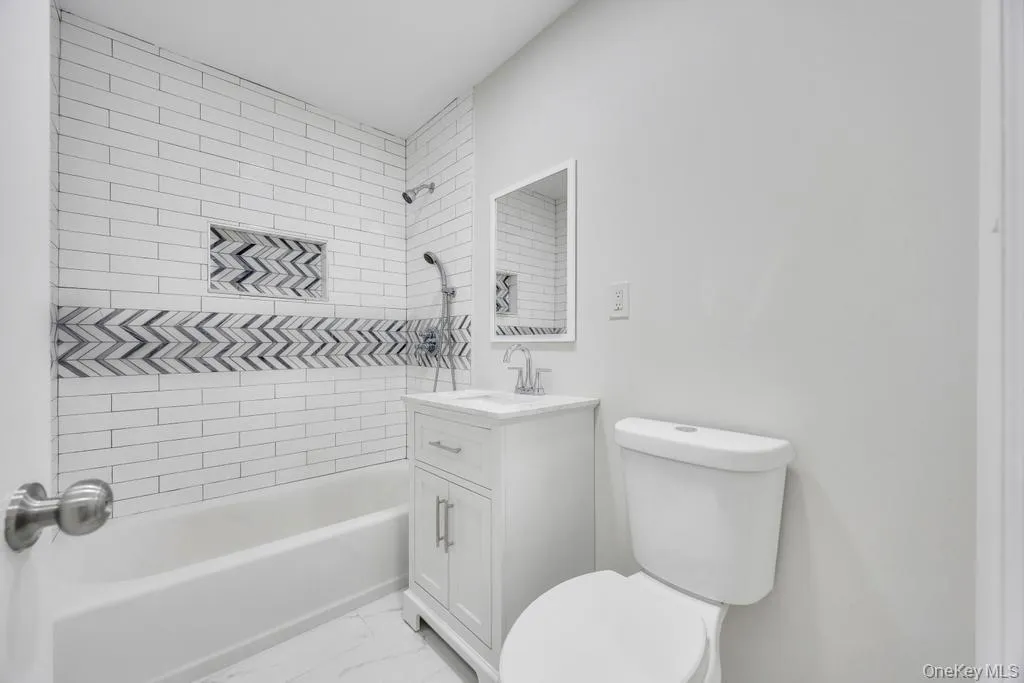 7 Sunrise Lane, Hempstead, NY, 5 Bedrooms Bedrooms, 9 Rooms Rooms,2 BathroomsBathrooms,Residential,For Rent,Sunrise,0,KEY1009250 7 Sunrise Lane, Hempstead, NY, 5 Bedrooms Bedrooms, 9 Rooms Rooms,2 BathroomsBathrooms,Residential,For Rent,Sunrise,0,KEY1009250