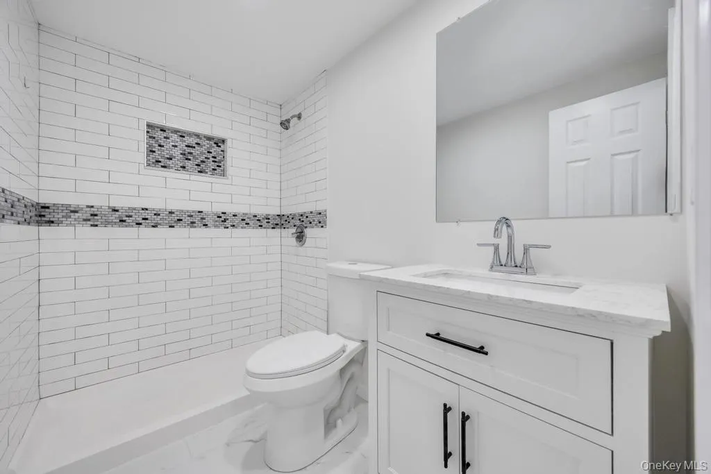 7 Sunrise Lane, Hempstead, NY, 5 Bedrooms Bedrooms, 9 Rooms Rooms,2 BathroomsBathrooms,Residential,For Rent,Sunrise,0,KEY1009250 7 Sunrise Lane, Hempstead, NY, 5 Bedrooms Bedrooms, 9 Rooms Rooms,2 BathroomsBathrooms,Residential,For Rent,Sunrise,0,KEY1009250