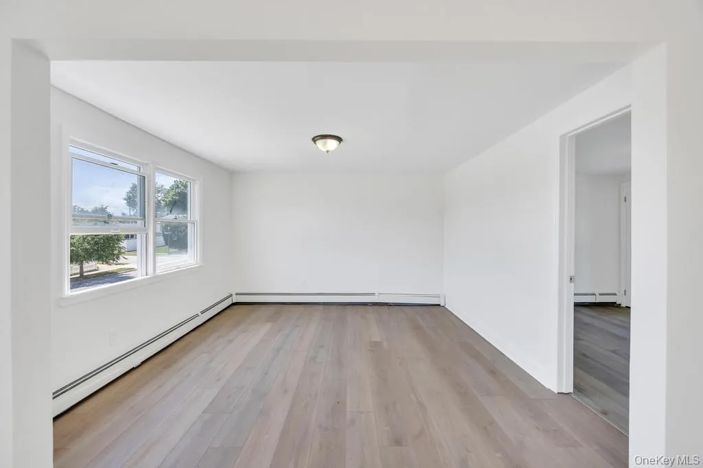 7 Sunrise Lane, Hempstead, NY, 5 Bedrooms Bedrooms, 9 Rooms Rooms,2 BathroomsBathrooms,Residential,For Rent,Sunrise,0,KEY1009250 7 Sunrise Lane, Hempstead, NY, 5 Bedrooms Bedrooms, 9 Rooms Rooms,2 BathroomsBathrooms,Residential,For Rent,Sunrise,0,KEY1009250
