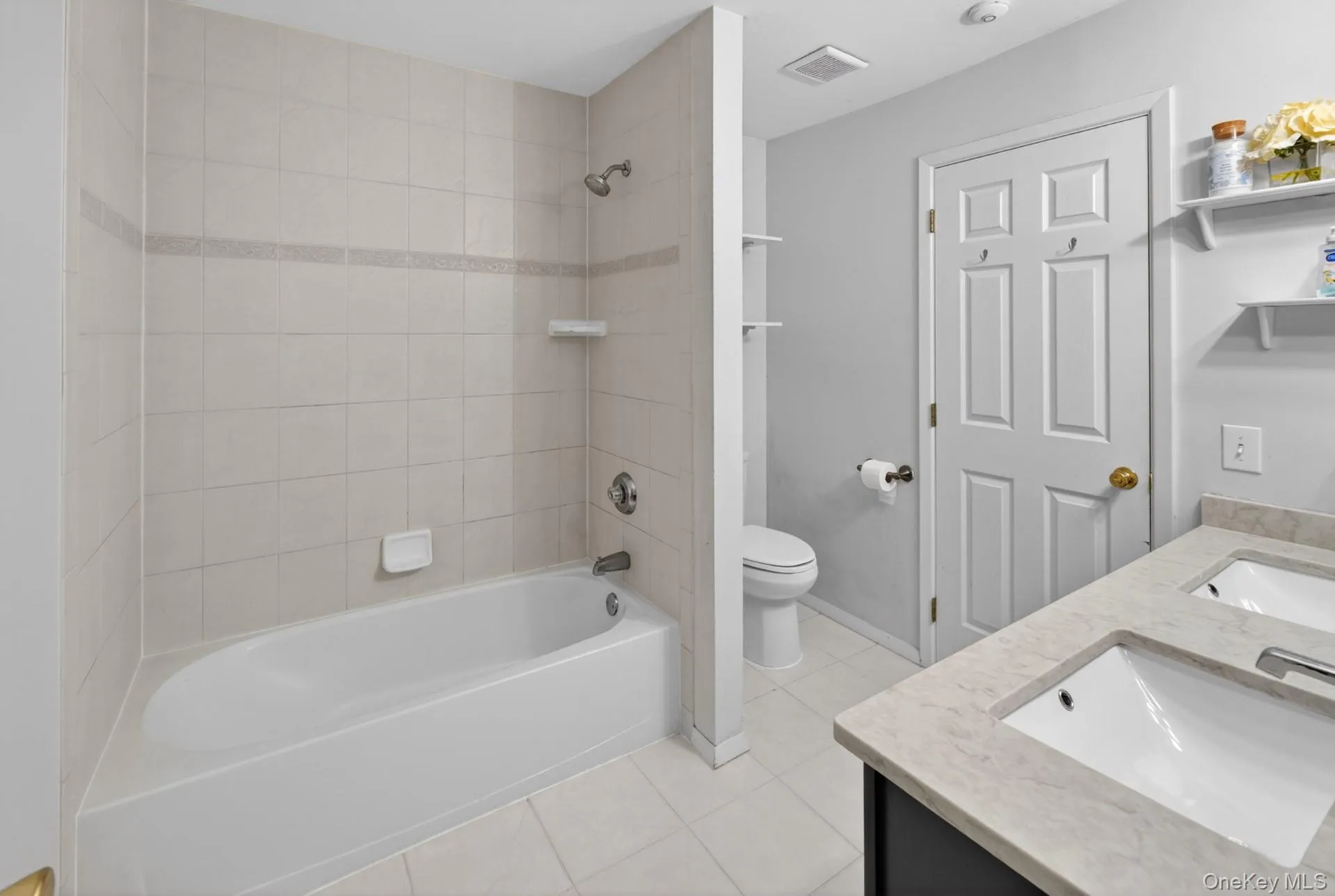 235 Kettles Lane, Brookhaven, NY, 3 Bedrooms Bedrooms, 10 Rooms Rooms,2 BathroomsBathrooms,Residential,For Rent,Kettles,0,1009251 235 Kettles Lane, Brookhaven, NY, 3 Bedrooms Bedrooms, 10 Rooms Rooms,2 BathroomsBathrooms,Residential,For Rent,Kettles,0,1009251