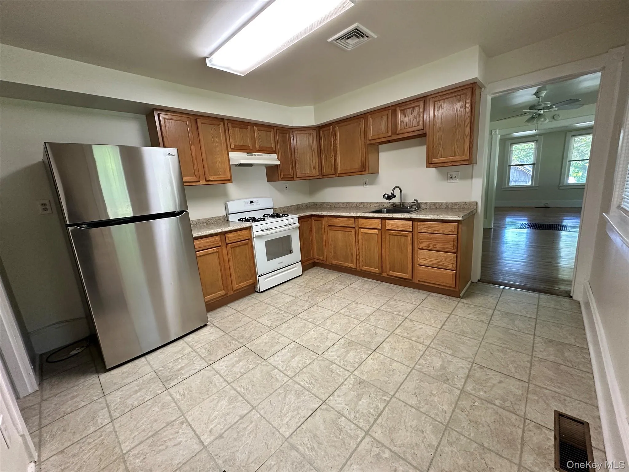 82 State Street, Mount Hope, NY, 3 Bedrooms Bedrooms, 6 Rooms Rooms,1 BathroomBathrooms,Residential Lease,For Rent,State,0,1009255 82 State Street, Mount Hope, NY, 3 Bedrooms Bedrooms, 6 Rooms Rooms,1 BathroomBathrooms,Residential Lease,For Rent,State,0,1009255