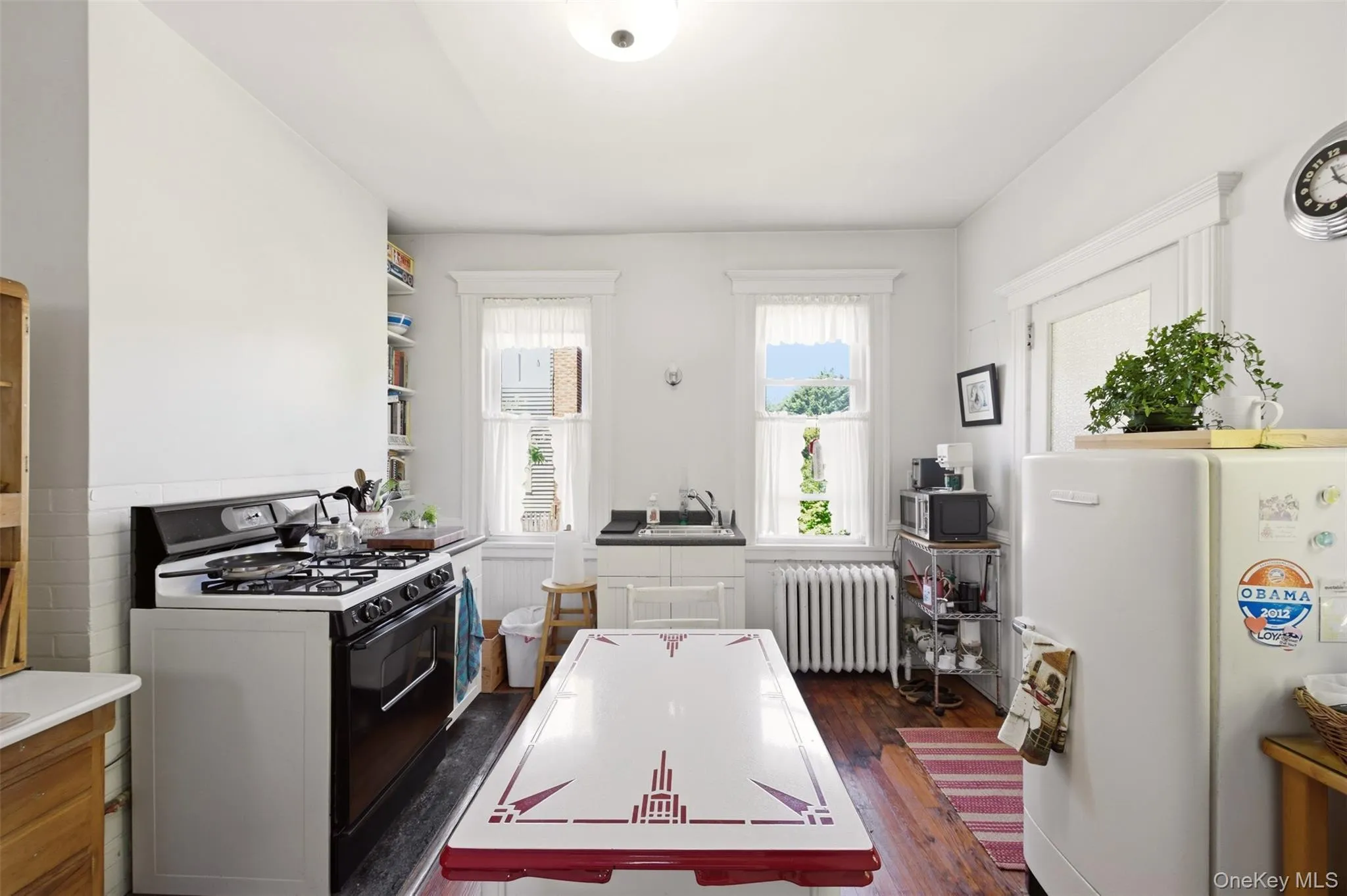 149 Maple Avenue, North Hempstead, NY, 3 Bedrooms Bedrooms, 7 Rooms Rooms,1 BathroomBathrooms,Residential,For Rent,Maple,0,1009256 149 Maple Avenue, North Hempstead, NY, 3 Bedrooms Bedrooms, 7 Rooms Rooms,1 BathroomBathrooms,Residential,For Rent,Maple,0,1009256
