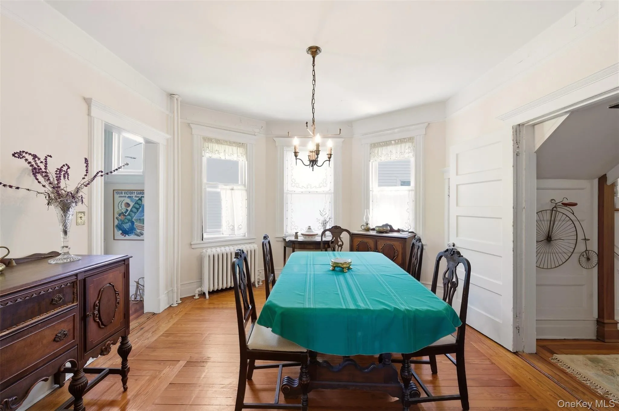 149 Maple Avenue, North Hempstead, NY, 3 Bedrooms Bedrooms, 7 Rooms Rooms,1 BathroomBathrooms,Residential,For Rent,Maple,0,1009256 149 Maple Avenue, North Hempstead, NY, 3 Bedrooms Bedrooms, 7 Rooms Rooms,1 BathroomBathrooms,Residential,For Rent,Maple,0,1009256