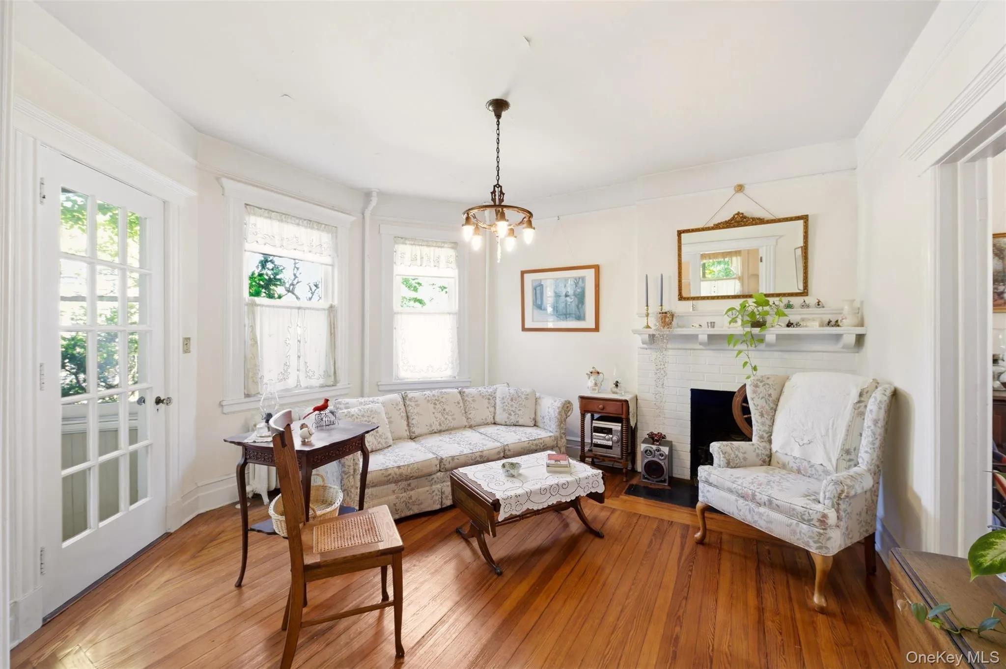149 Maple Avenue, North Hempstead, NY, 3 Bedrooms Bedrooms, 7 Rooms Rooms,1 BathroomBathrooms,Residential,For Rent,Maple,0,1009256 149 Maple Avenue, North Hempstead, NY, 3 Bedrooms Bedrooms, 7 Rooms Rooms,1 BathroomBathrooms,Residential,For Rent,Maple,0,1009256